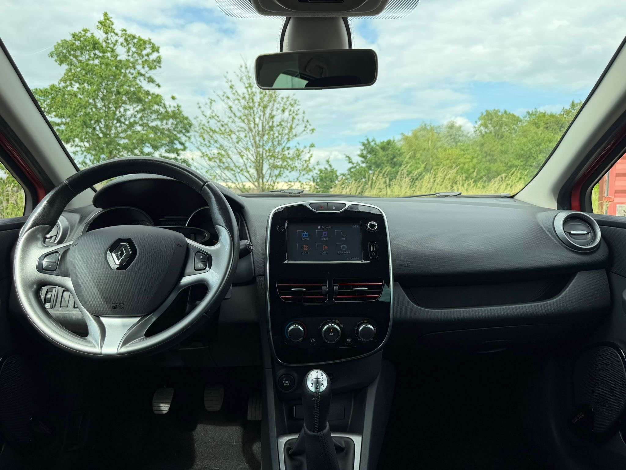 Renault Clio 0.9 TCe • TRES PROPRE • ROULE PARFAITEMENT