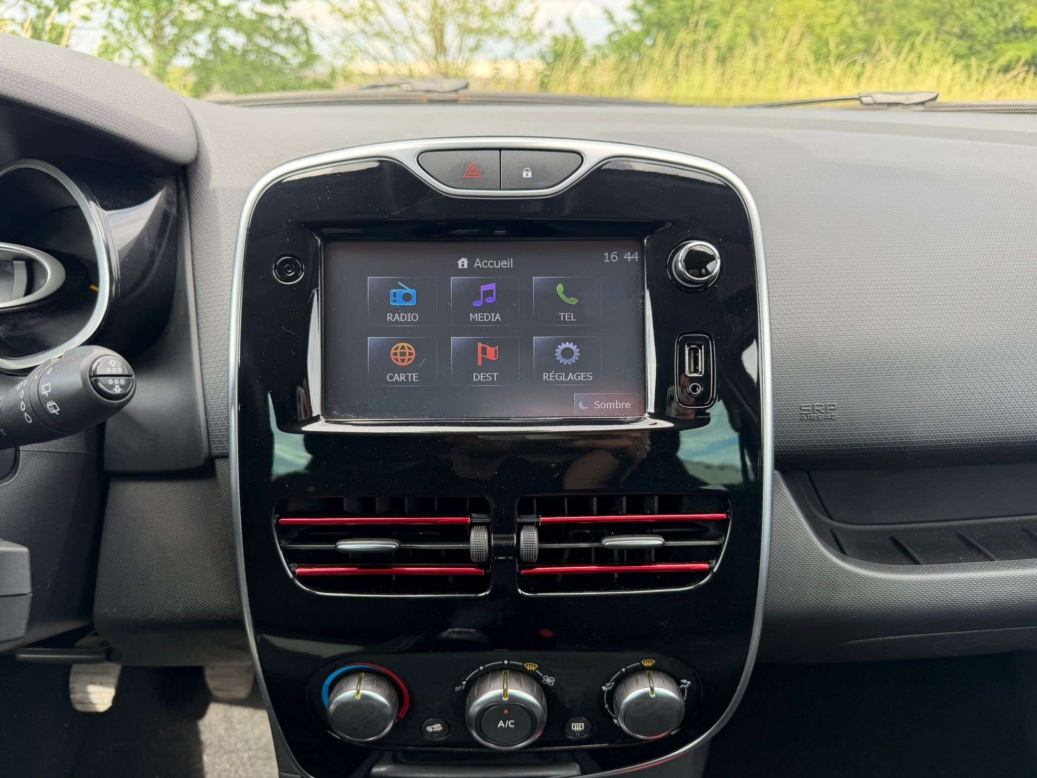 Renault Clio 0.9 TCe • TRES PROPRE • ROULE PARFAITEMENT