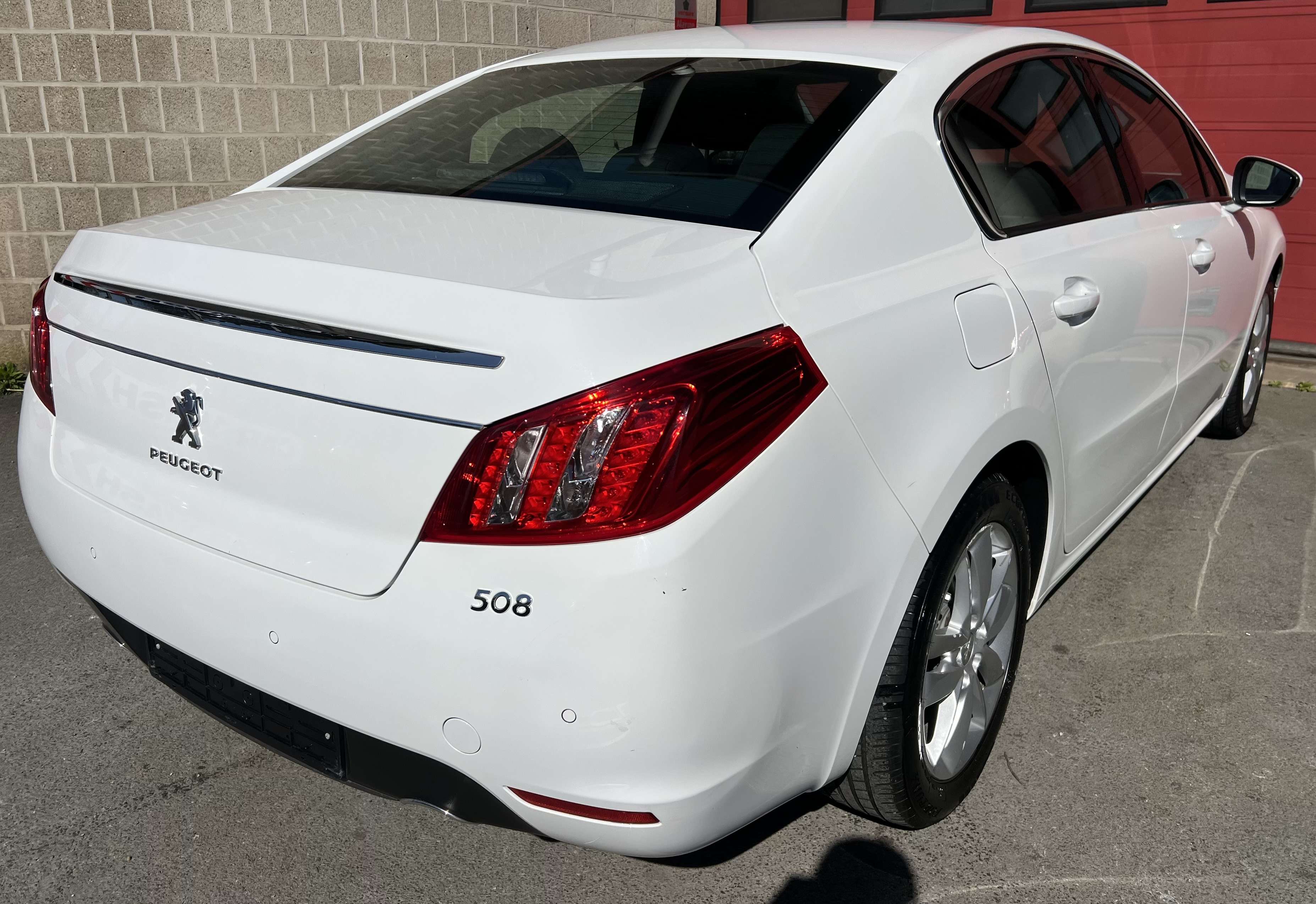 Peugeot 508 2.0 HDi Active + NAVI + CARNET + CAR-PASS
