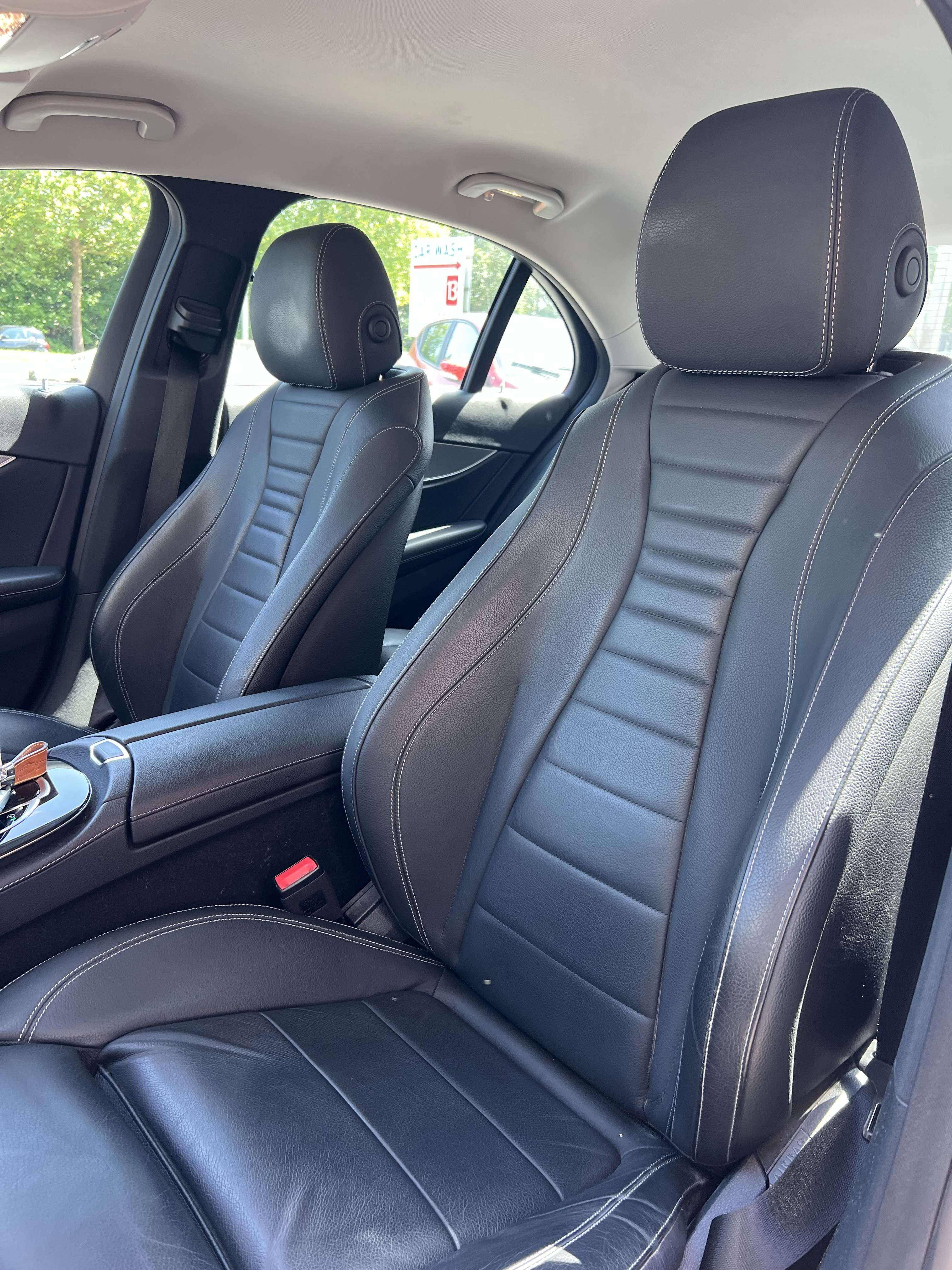 Mercedes-Benz E 220 d + NAVI + CUIR ( 16.157 € HTVA )