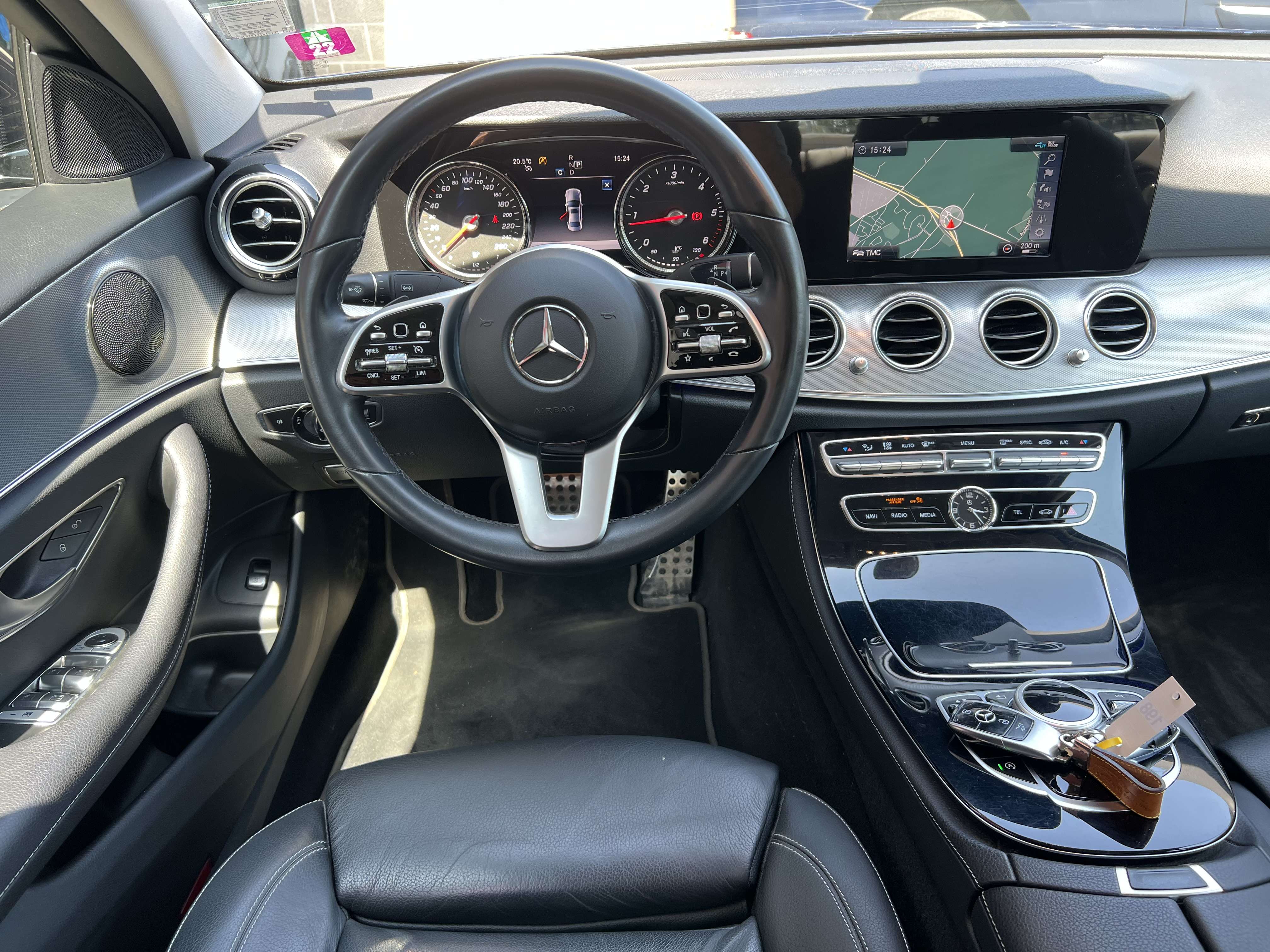 Mercedes-Benz E 220 d + NAVI + CUIR ( 16.157 € HTVA )