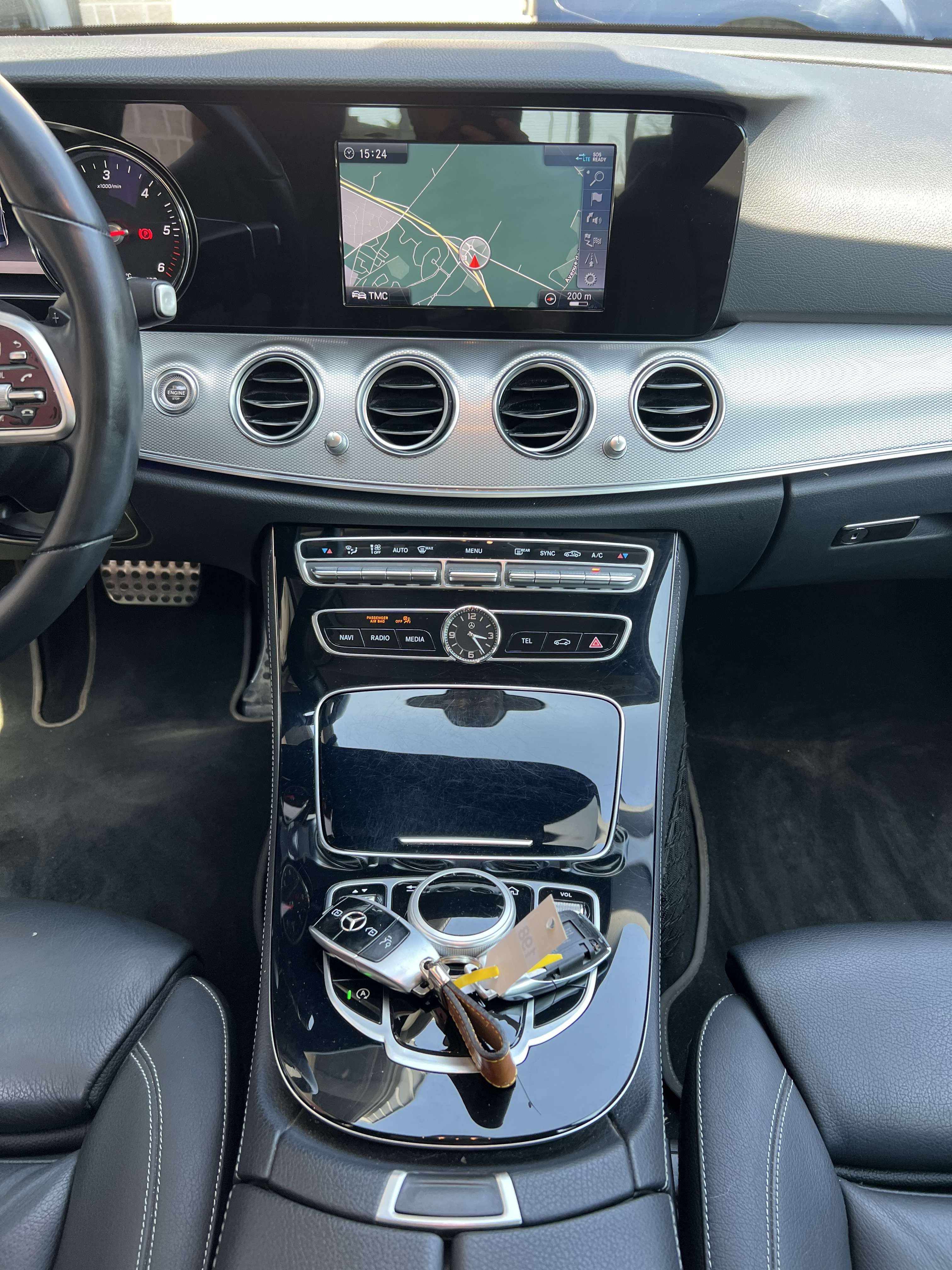 Mercedes-Benz E 220 d + NAVI + CUIR ( 16.157 € HTVA )