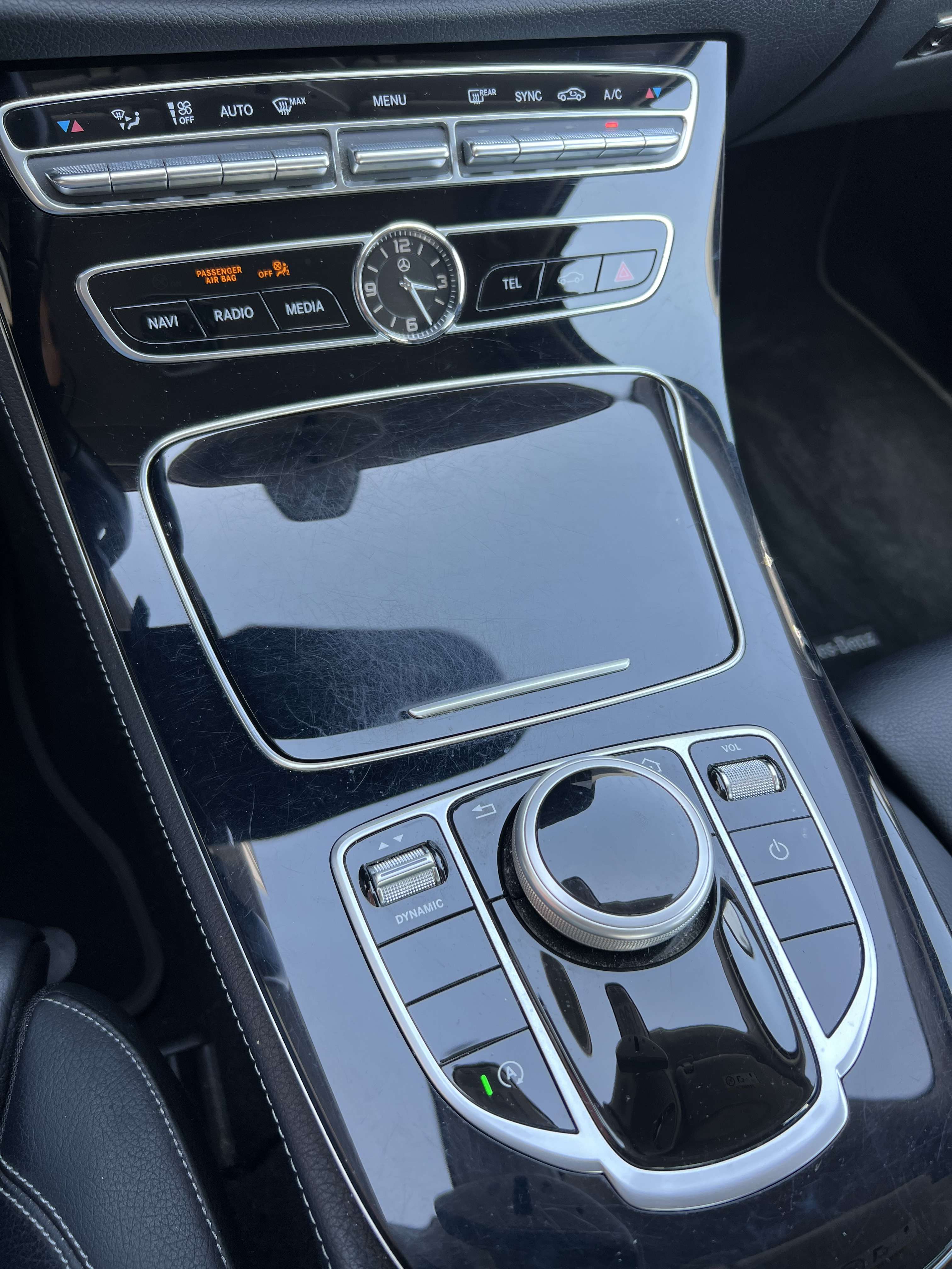 Mercedes-Benz E 220 d + NAVI + CUIR ( 16.157 € HTVA )
