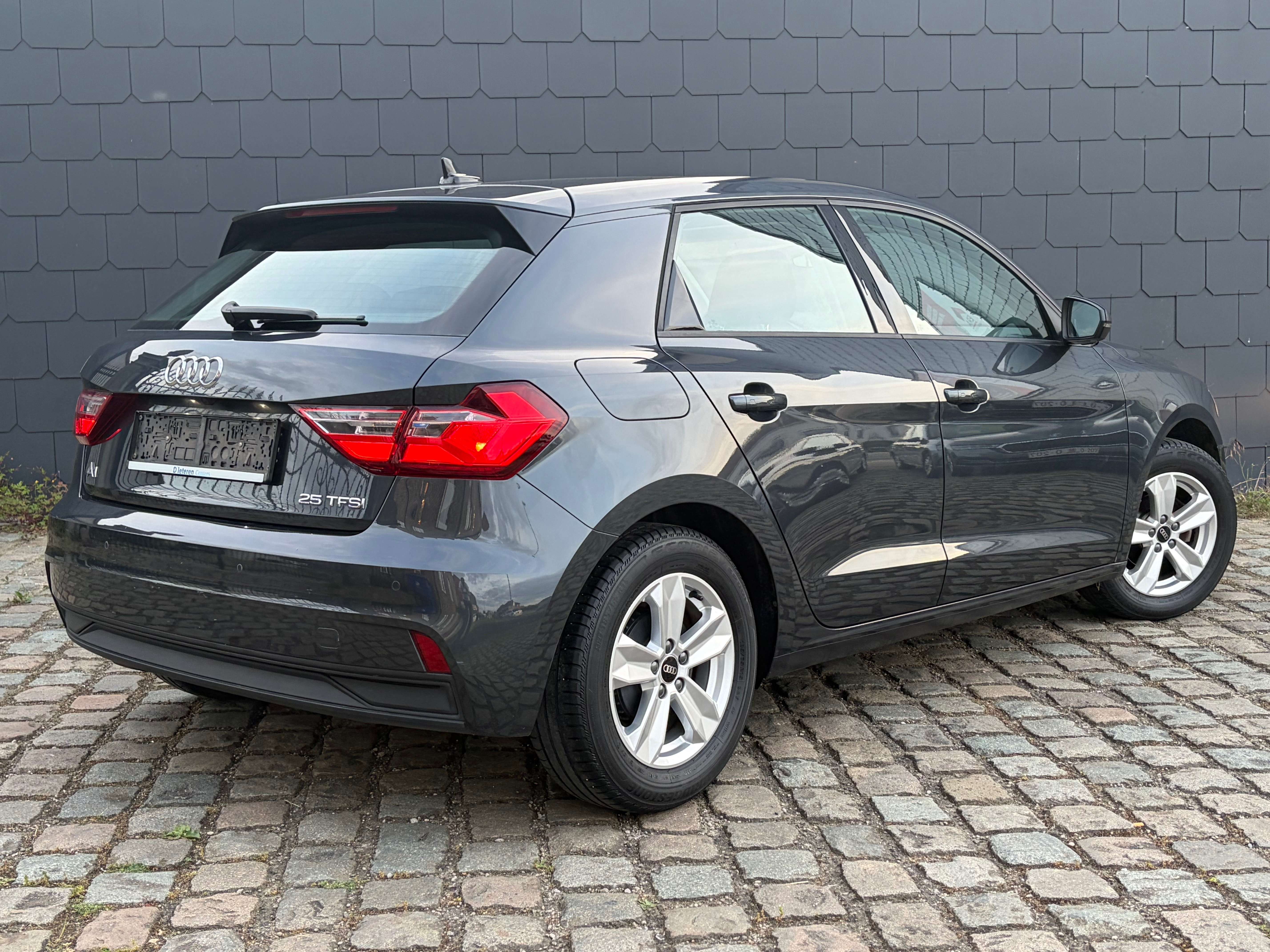 Audi A1 Sportback 25 TFSI Attraction 1Hand CarPass Carnet thumbnail