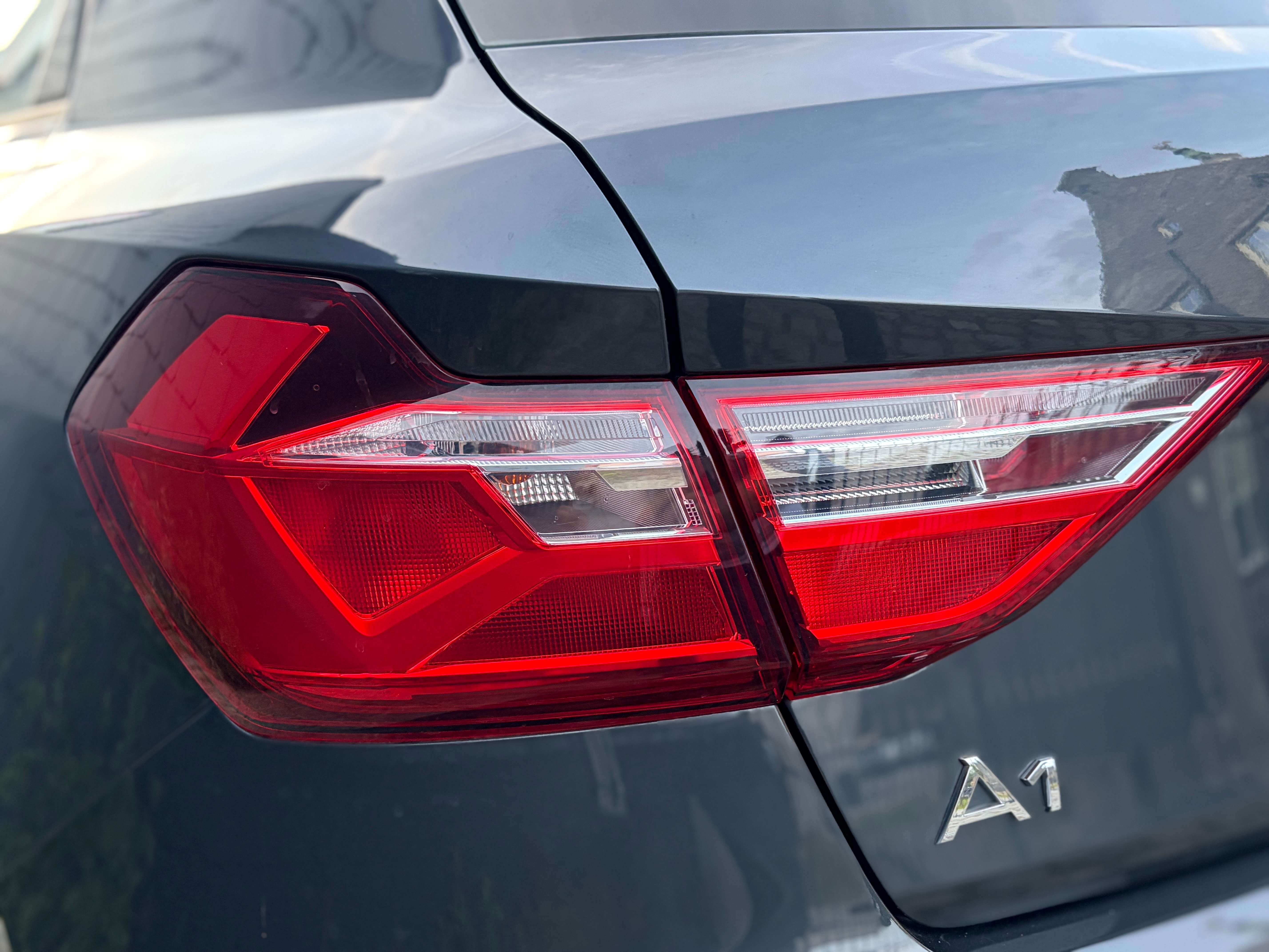 Audi A1 Sportback 25 TFSI Attraction 1Hand CarPass Carnet thumbnail