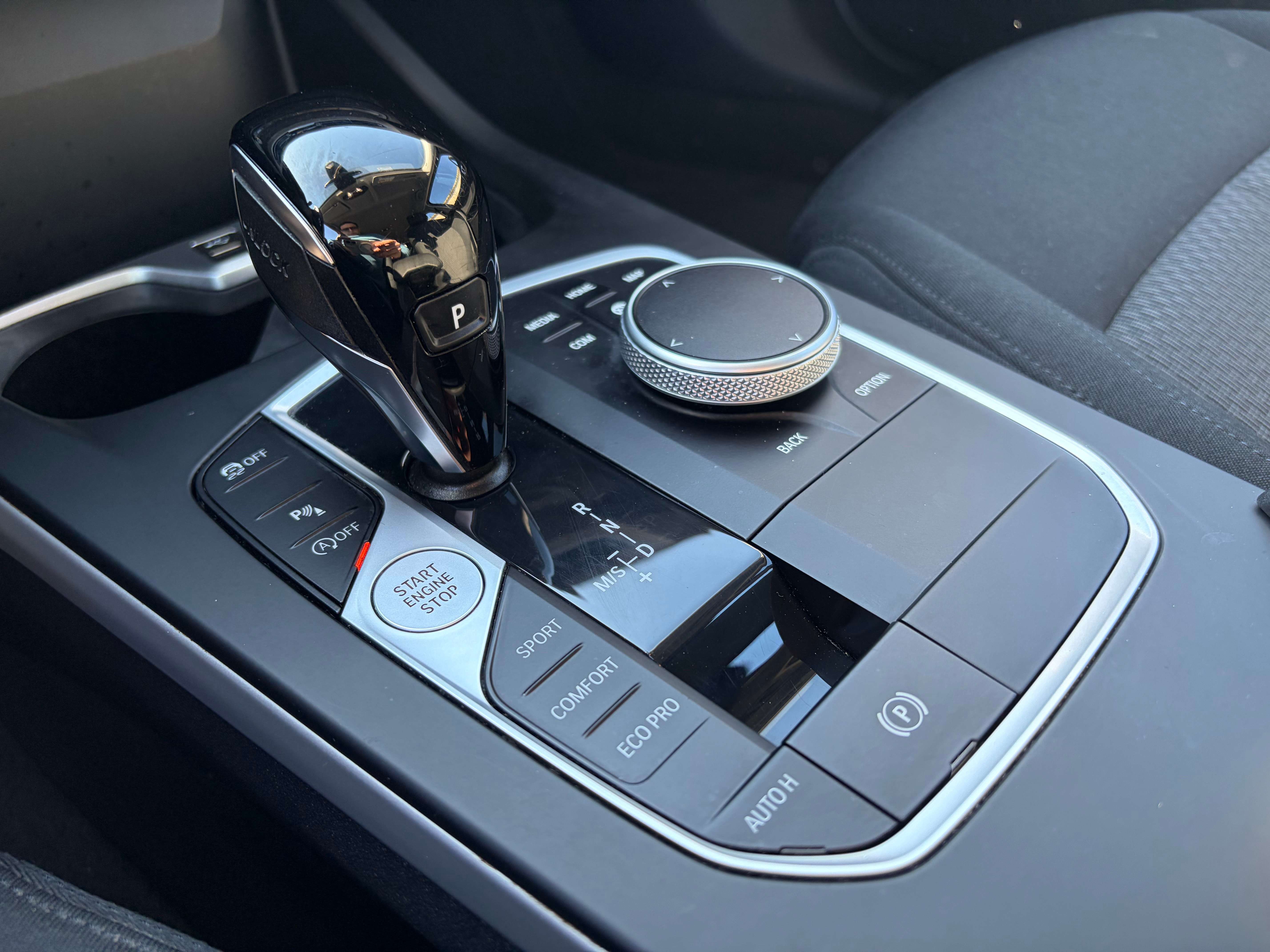 BMW 116 dA 1HND CARPASS CARPLAY GARANTIE Full Led thumbnail