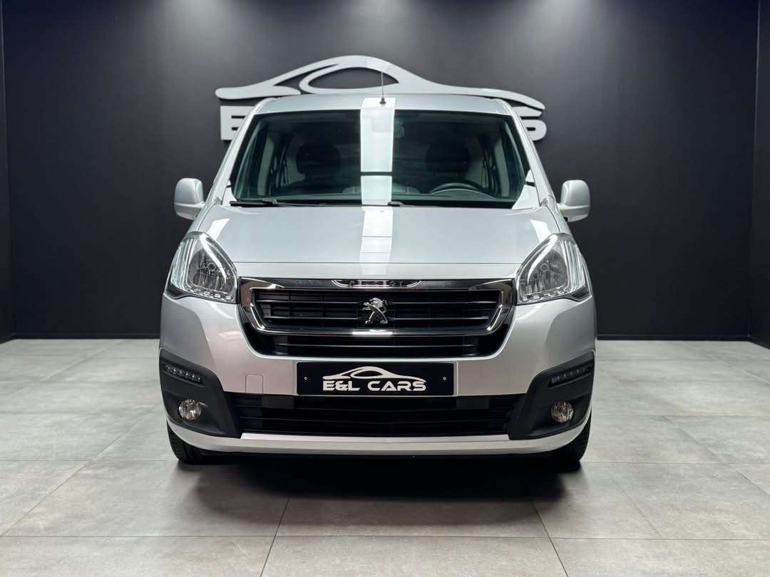 Peugeot Partner Partner Tepee 1.6 BlueHDi **12 mois de garantie** thumbnail