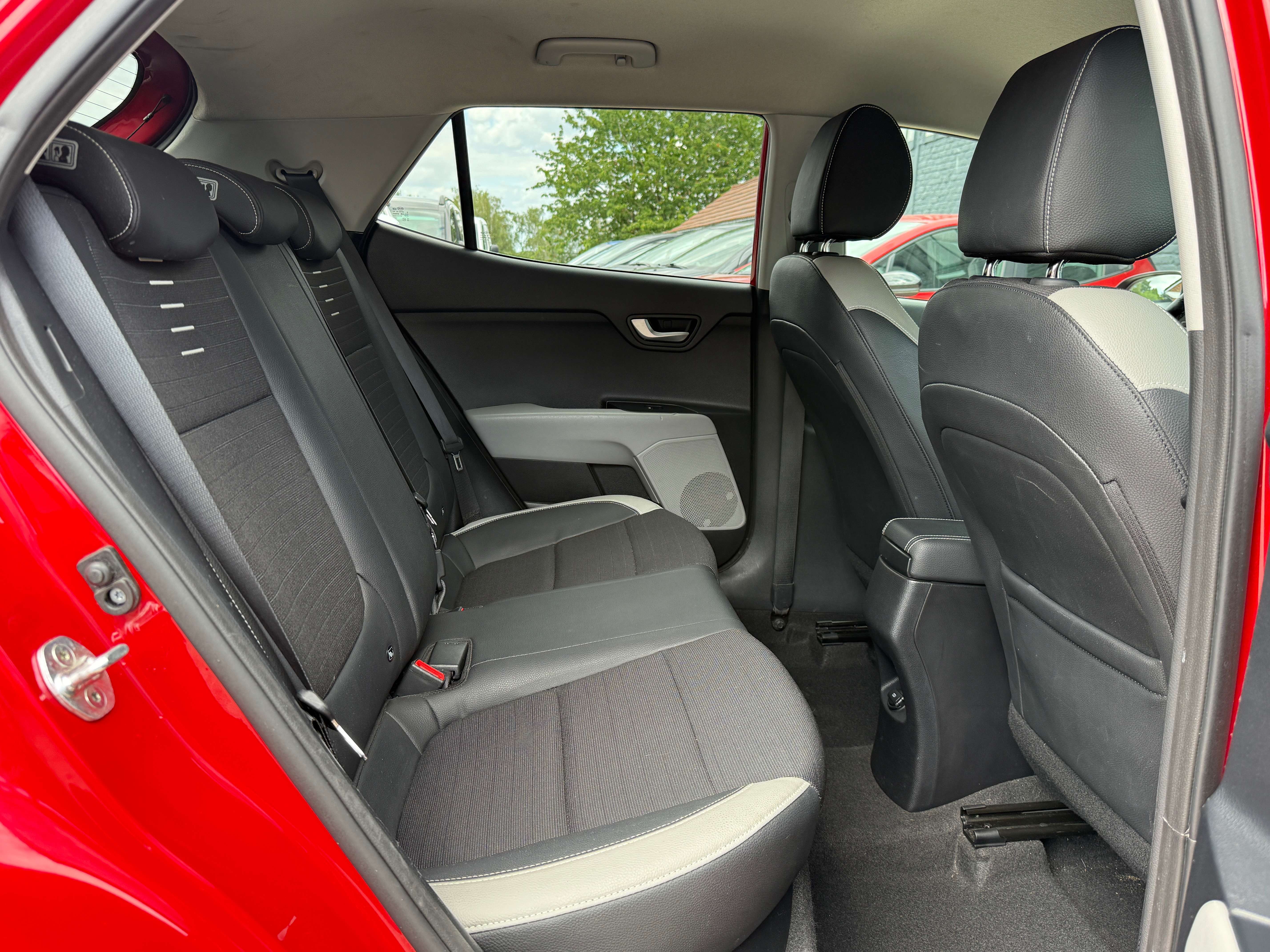 Kia Stonic Stonic 1.0 T Sense DCT /BtAuto/Navi/Cam./Gar./ thumbnail