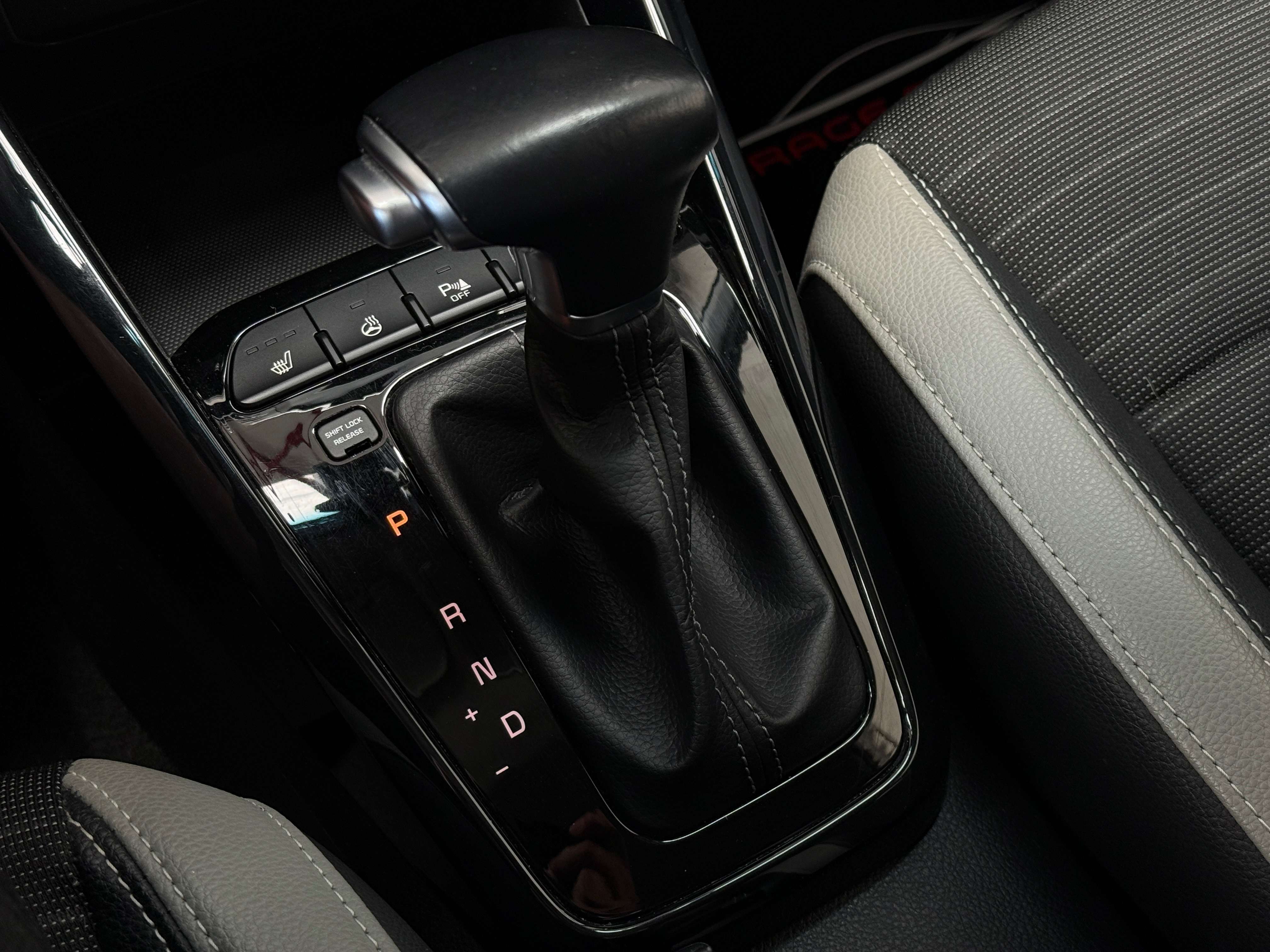 Kia Stonic Stonic 1.0 T Sense DCT /BtAuto/Navi/Cam./Gar./ thumbnail