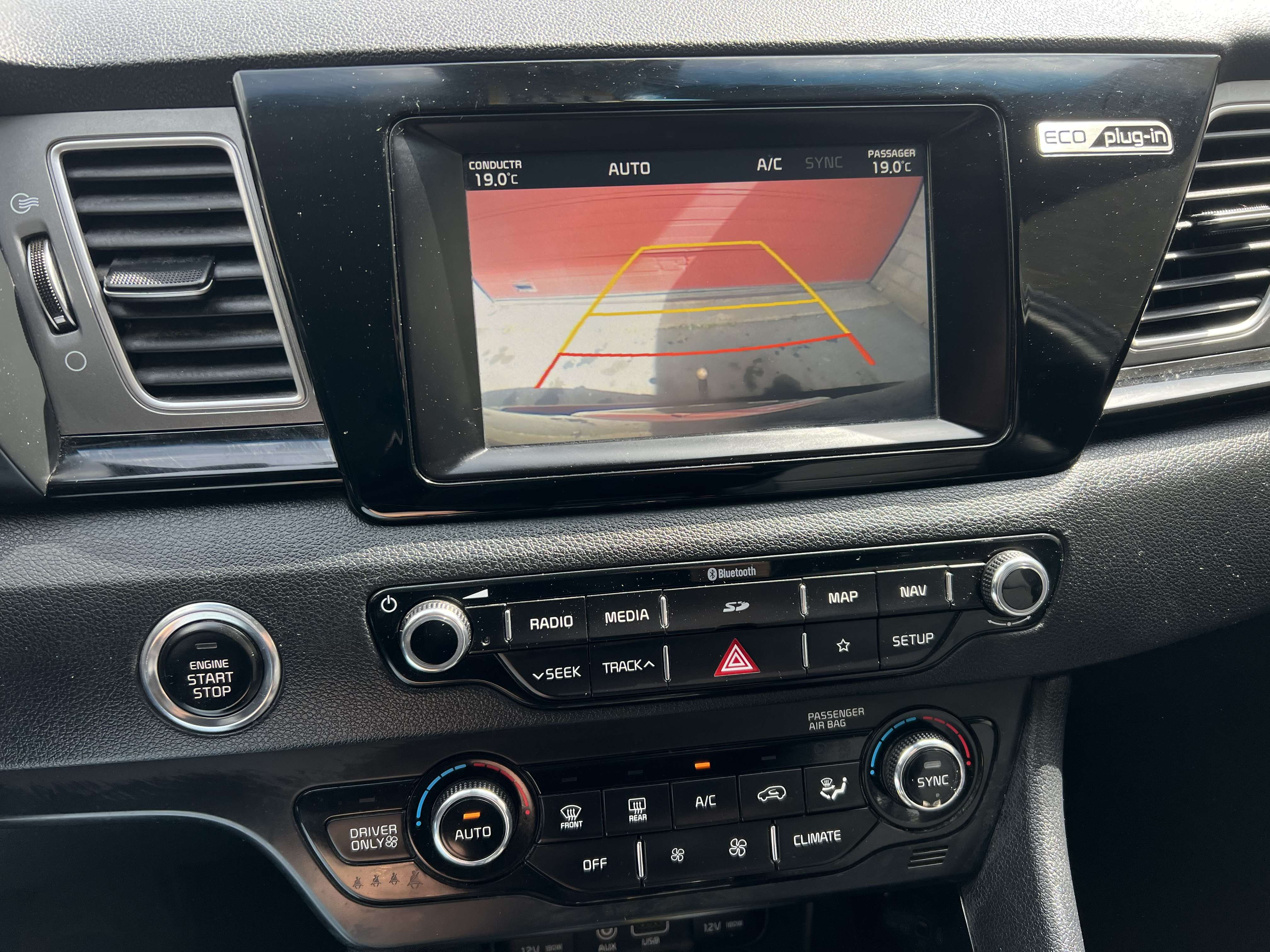 Kia Niro PHEV 1.6 GDi Fusion DCT + CAMÉRA + NAVIGATION thumbnail