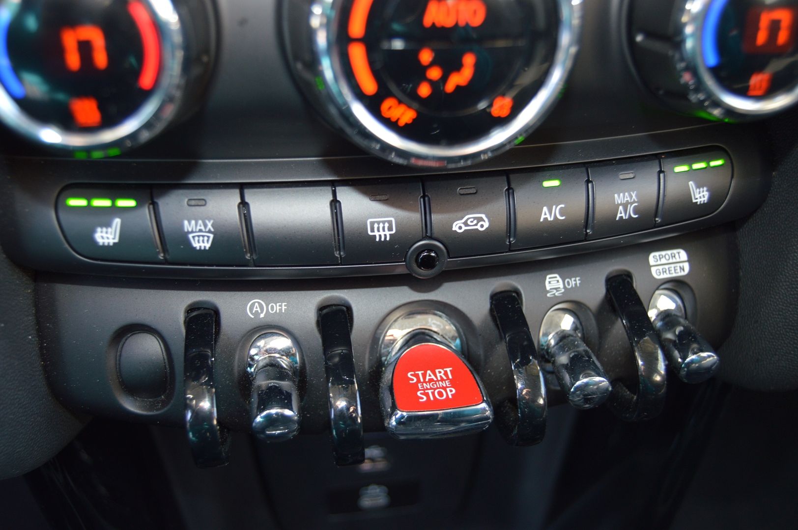 Mini MINI 5 PORTES COOPER 136CH EDITION PREMIUM PLUS BVA7