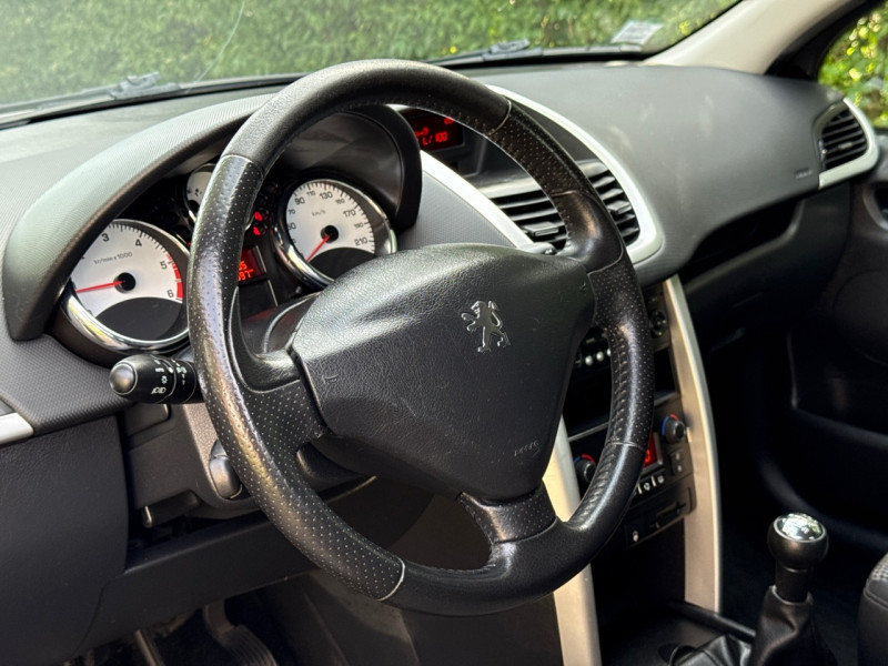 Peugeot 207 1.6 HDI 90CH PREMIUM 5.P * 116.000KM * 2009 * 1ERE MAIN