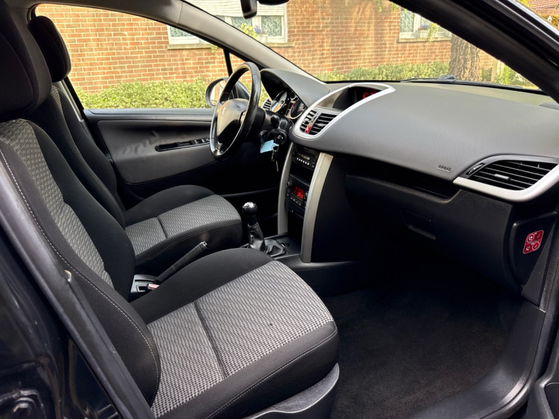 Peugeot 207 1.6 HDI 90CH PREMIUM 5.P * 116.000KM * 2009 * 1ERE MAIN