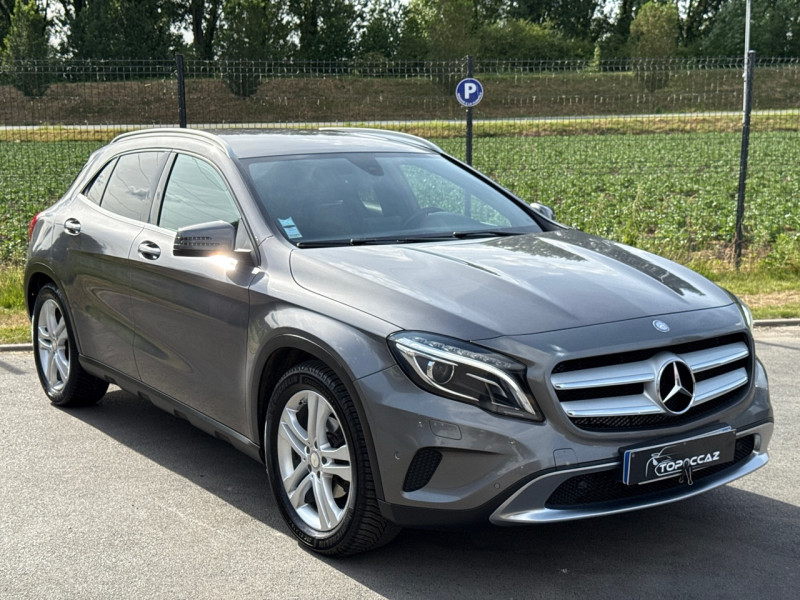 Mercedes-Benz GLA 200 D BUSINESS 7G-DCT * 2016 * GPS / CAMERA / LED