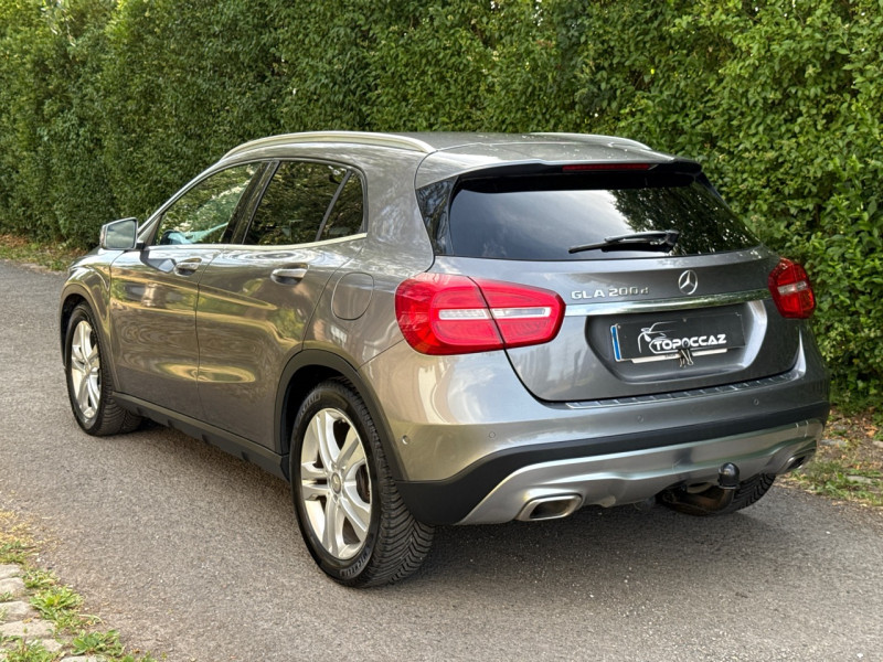 Mercedes-Benz GLA 200 D BUSINESS 7G-DCT * 2016 * GPS / CAMERA / LED