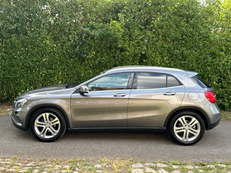 Mercedes-Benz GLA 200 D BUSINESS 7G-DCT * 2016 * GPS / CAMERA / LED