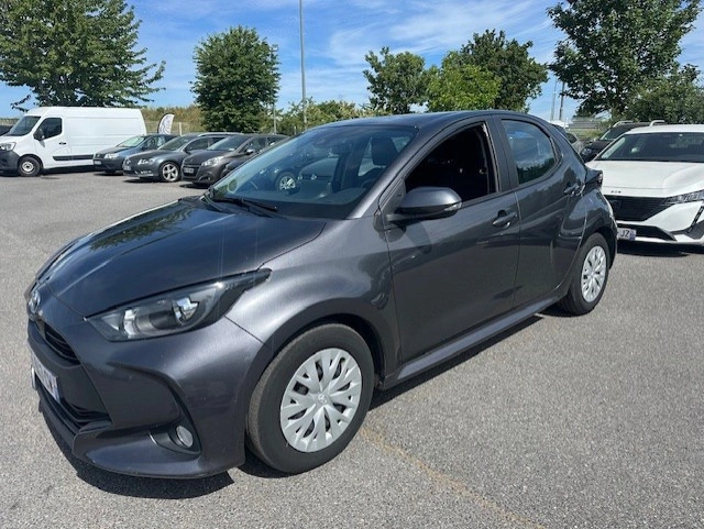 Toyota YARIS 116H DYNAMIC BUSINESS 5P + PROGRAMME BEYOND ZERO ACADEMY MY21