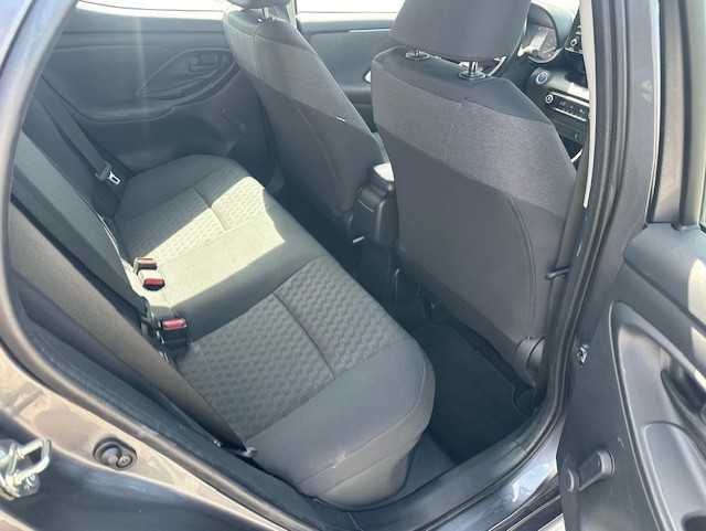 Toyota YARIS 116H DYNAMIC BUSINESS 5P + PROGRAMME BEYOND ZERO ACADEMY MY21