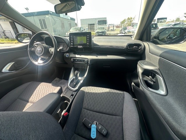 Toyota YARIS 116H DYNAMIC BUSINESS 5P + PROGRAMME BEYOND ZERO ACADEMY MY21