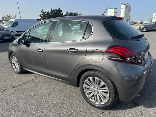 Peugeot 208 1.2 ESSENCE 82CH ALLURE 5P