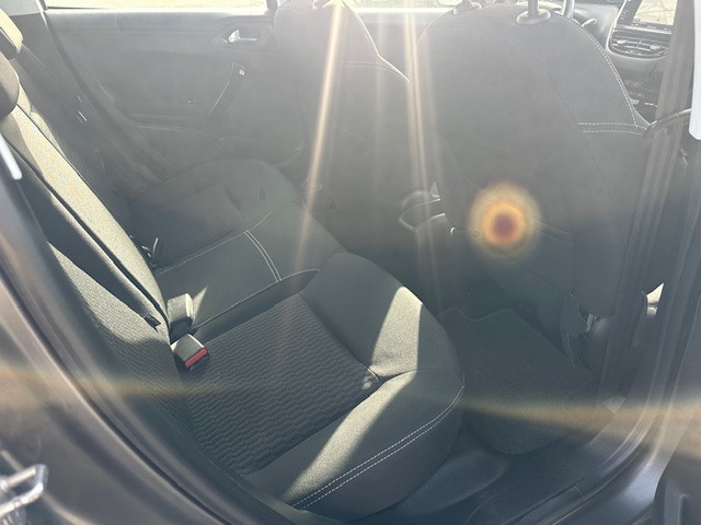 Peugeot 208 1.2 ESSENCE 82CH ALLURE 5P