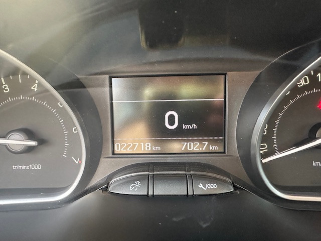 Peugeot 208 1.2 ESSENCE 82CH ALLURE 5P