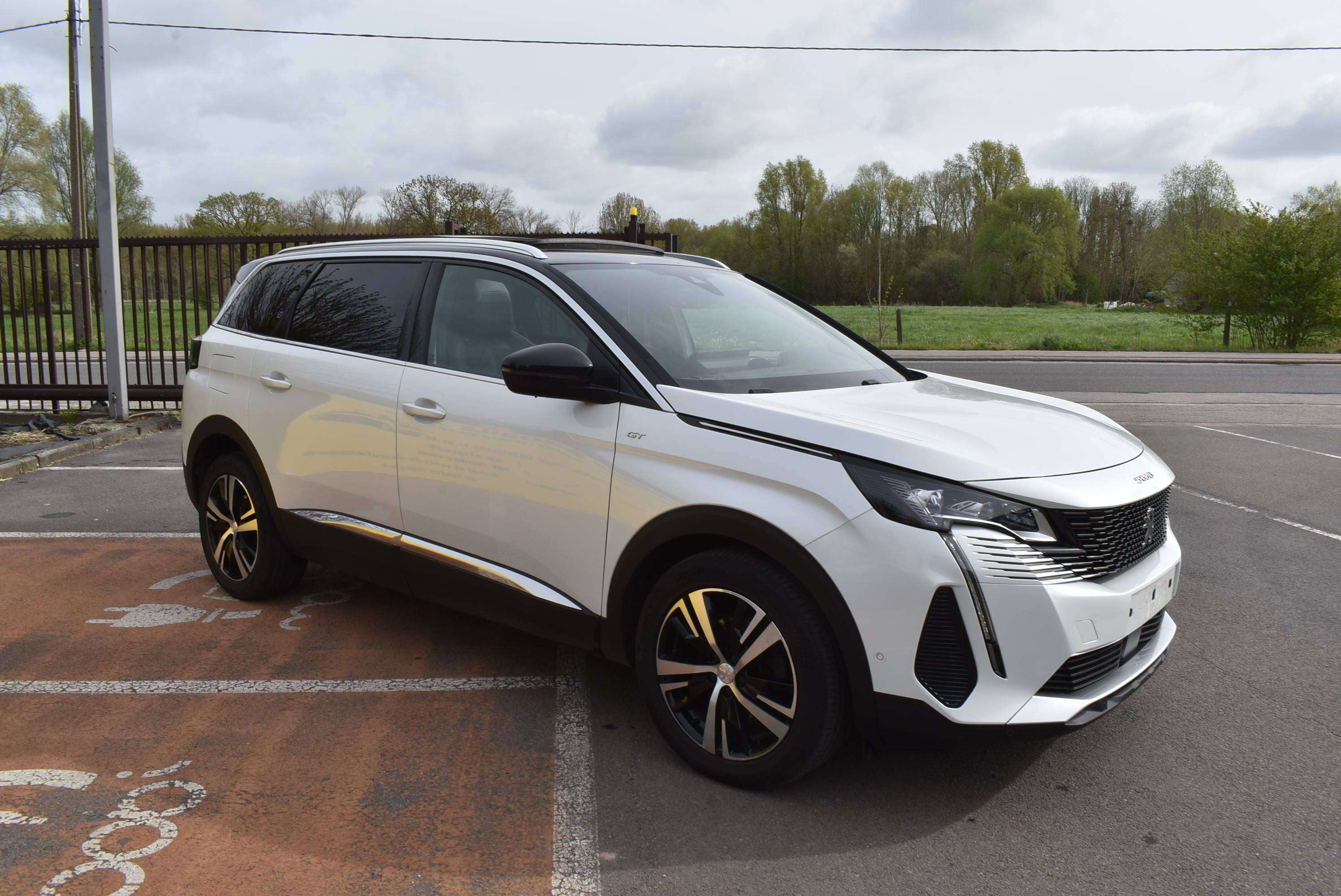 Peugeot 5008 1.5 BlueHDi GT Pack EAT8 7PL/Pano/Led ***12M GARANTIE*** thumbnail