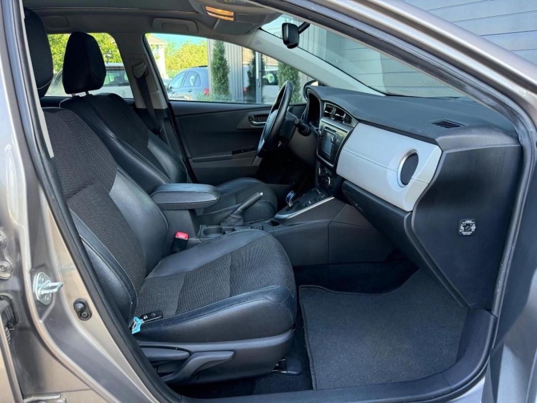 Toyota Auris Touring Sport 1.8 HSD 136h Style / Lounge 1ère main