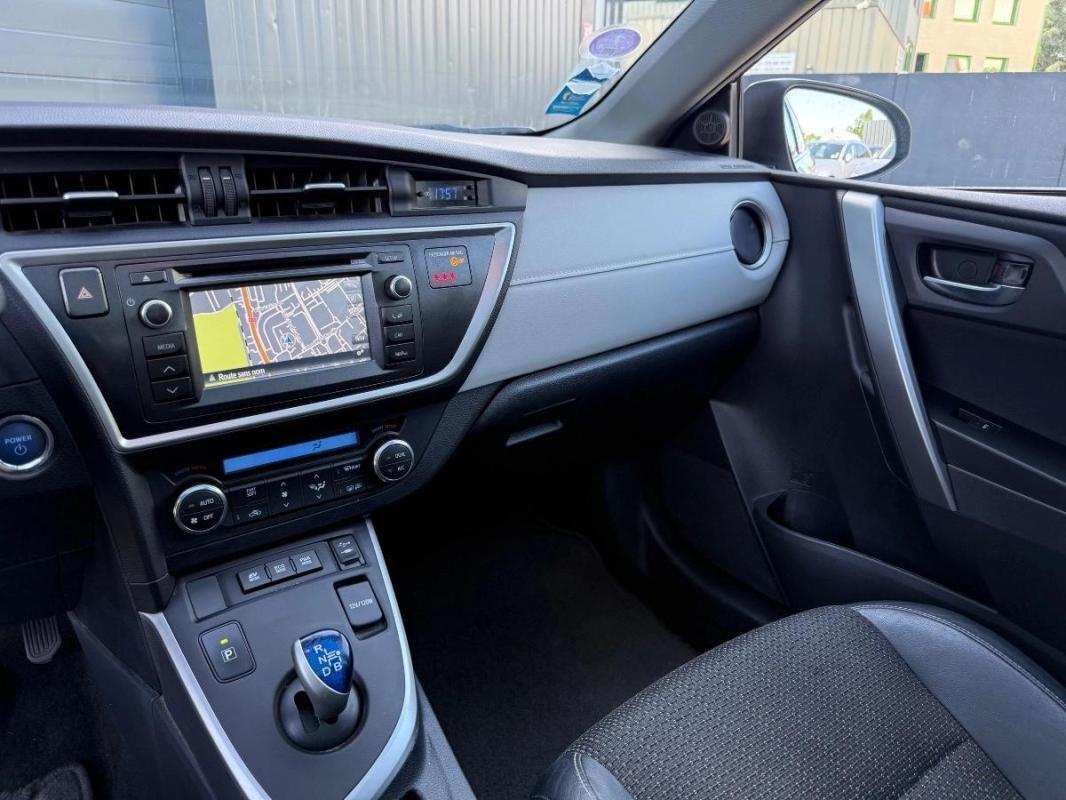 Toyota Auris Touring Sport 1.8 HSD 136h Style / Lounge 1ère main