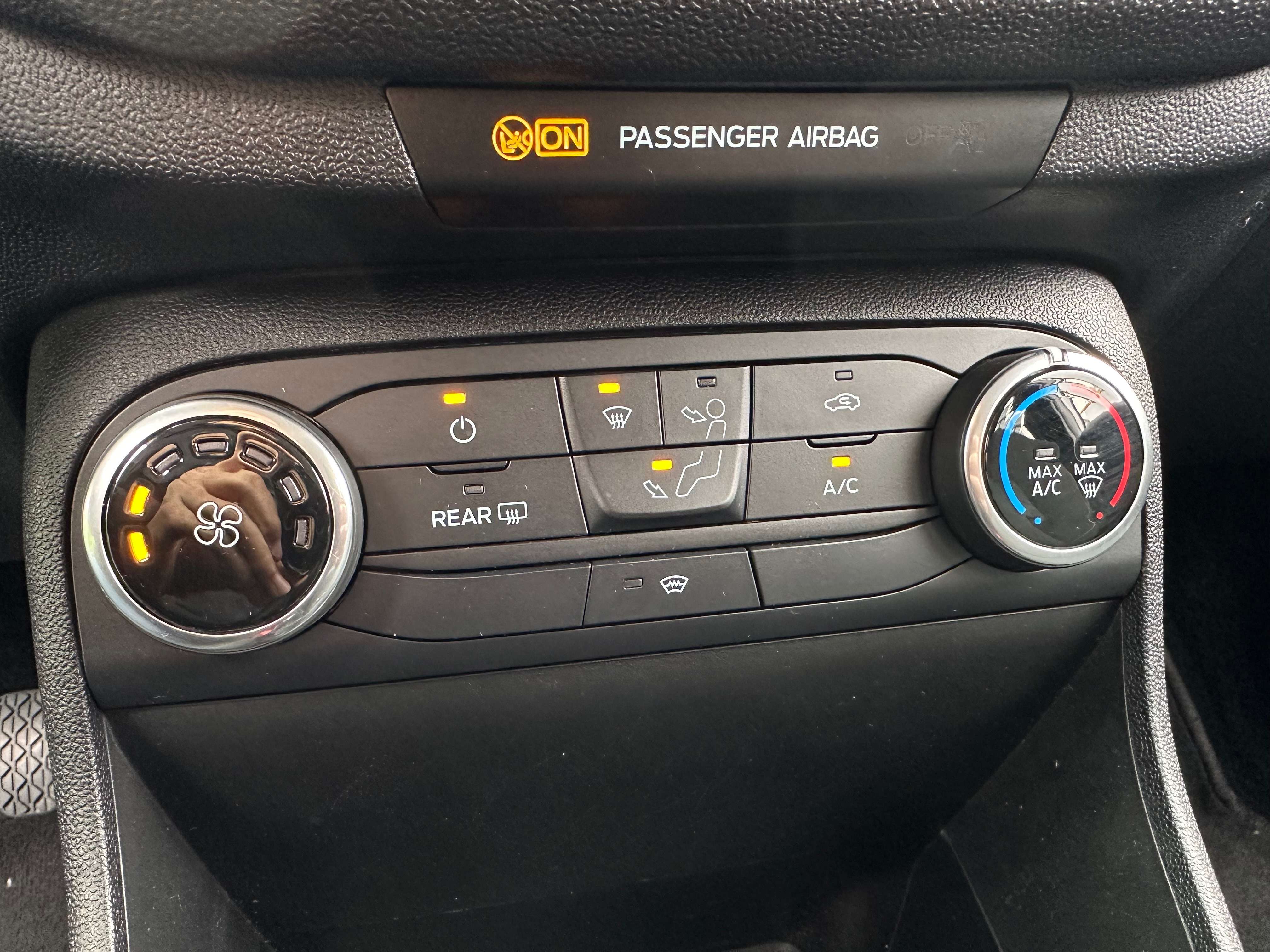 Ford Fiesta 1.1*1ER PROP*CARNET COMPLET*AIRCO*5 PORTES*GARANTIE
