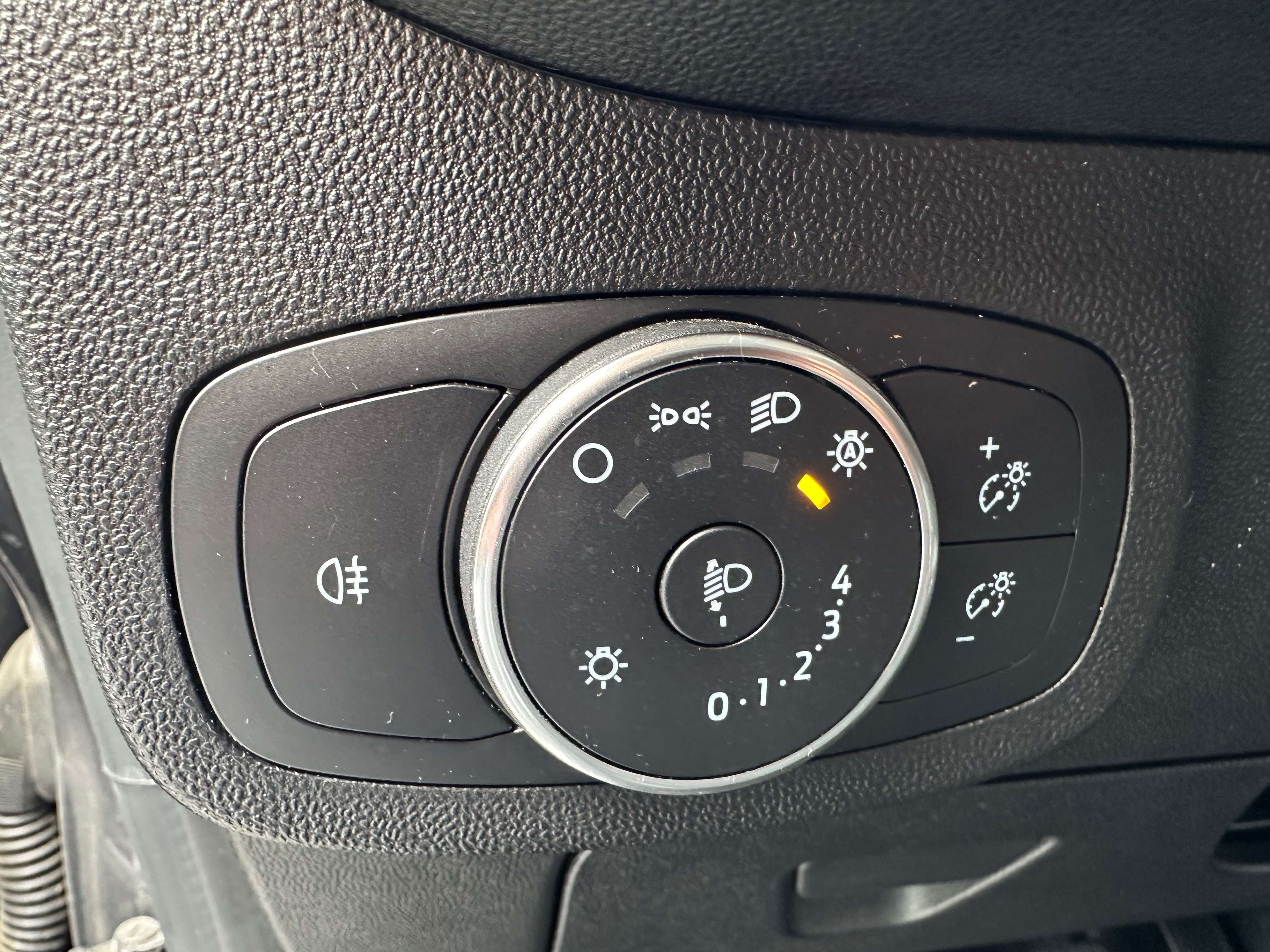 Ford Fiesta 1.1*1ER PROP*CARNET COMPLET*AIRCO*5 PORTES*GARANTIE