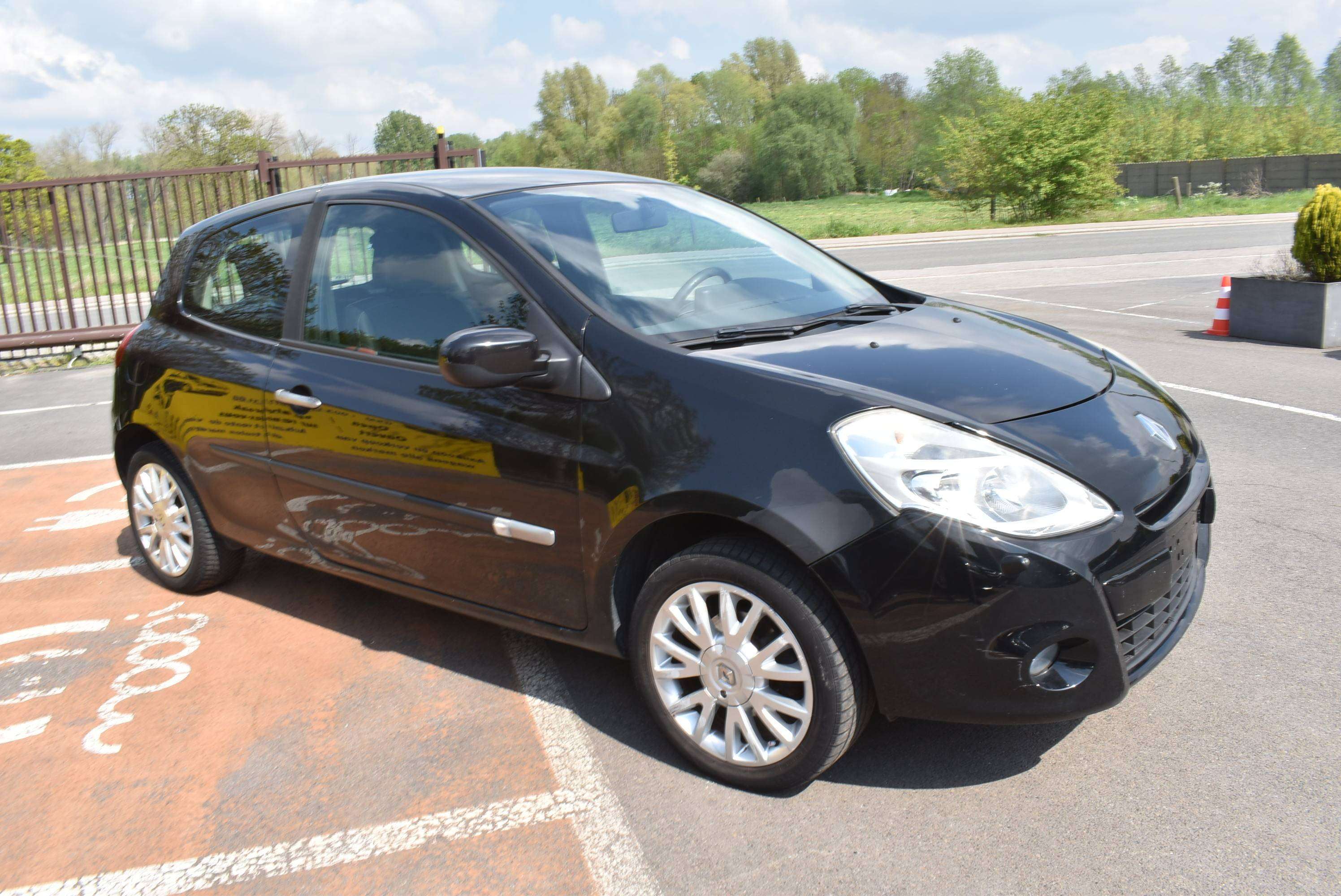 Renault Clio 1.2i TomTom Edition Airco/GPS