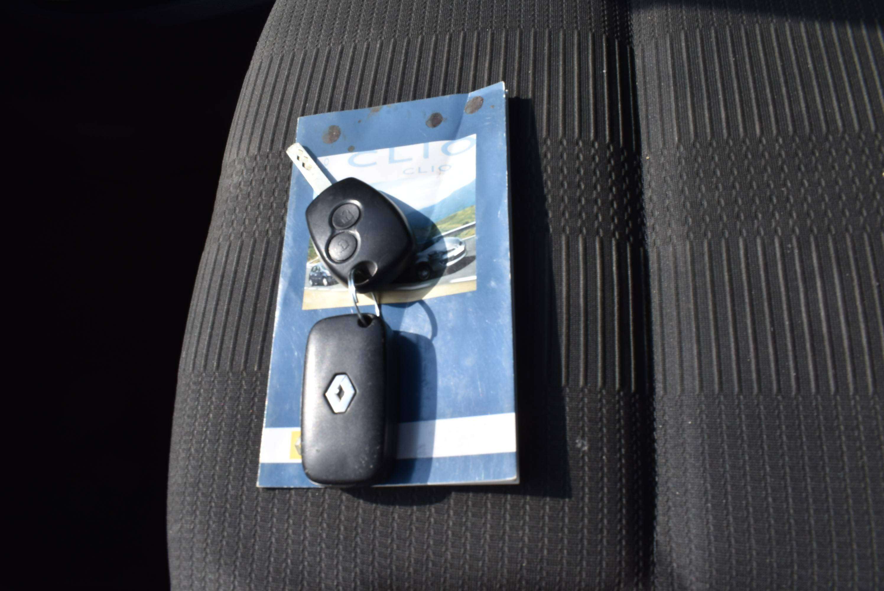 Renault Clio 1.2i TomTom Edition Airco/GPS