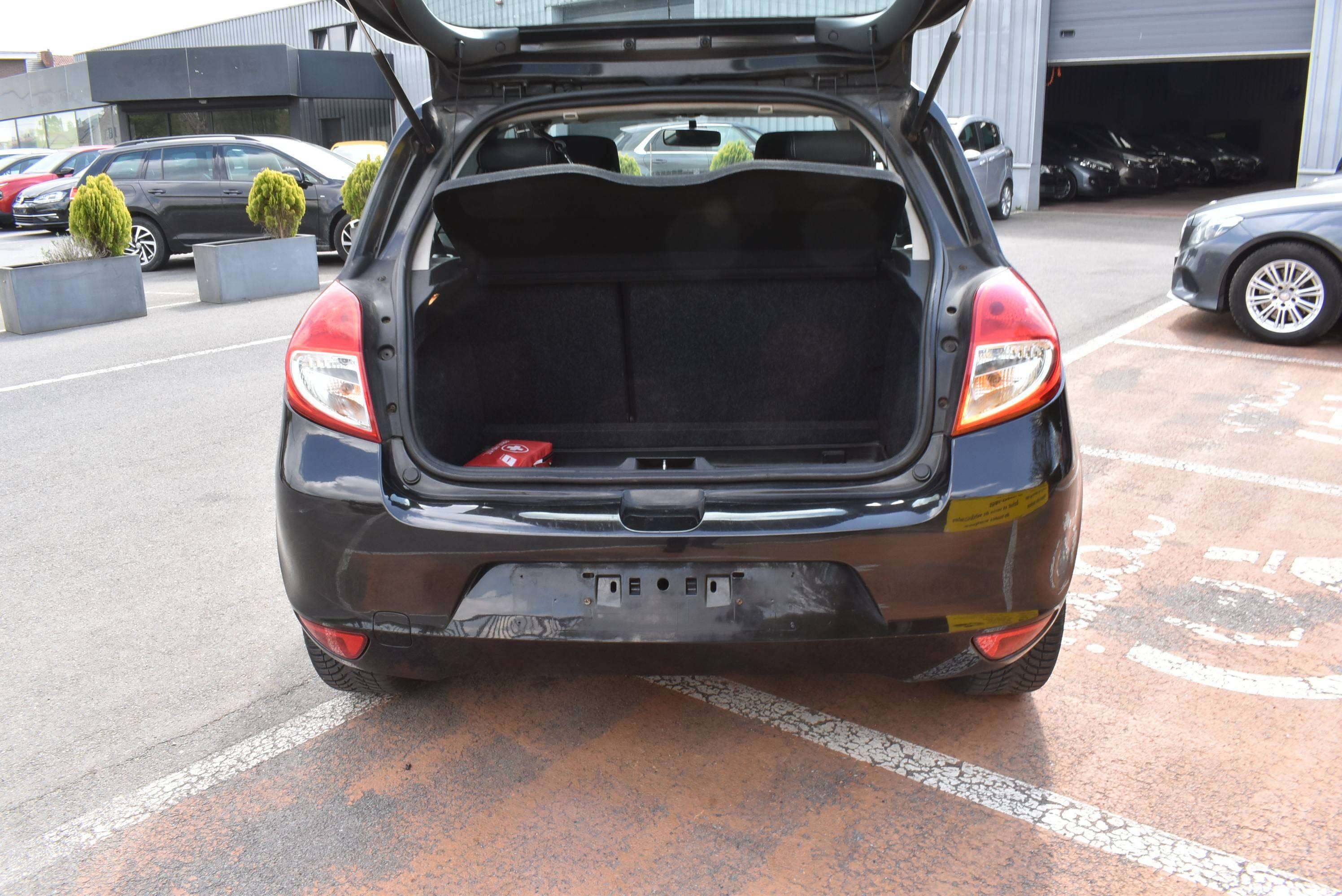 Renault Clio 1.2i TomTom Edition Airco/GPS