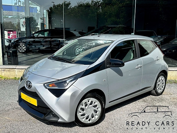 Toyota Aygo 1.0i*EURO 6D 2035 LEZ*1ER PROP*CAMERA*CARPLAY*AIRCO*GARANTIE TOYOTA 3032