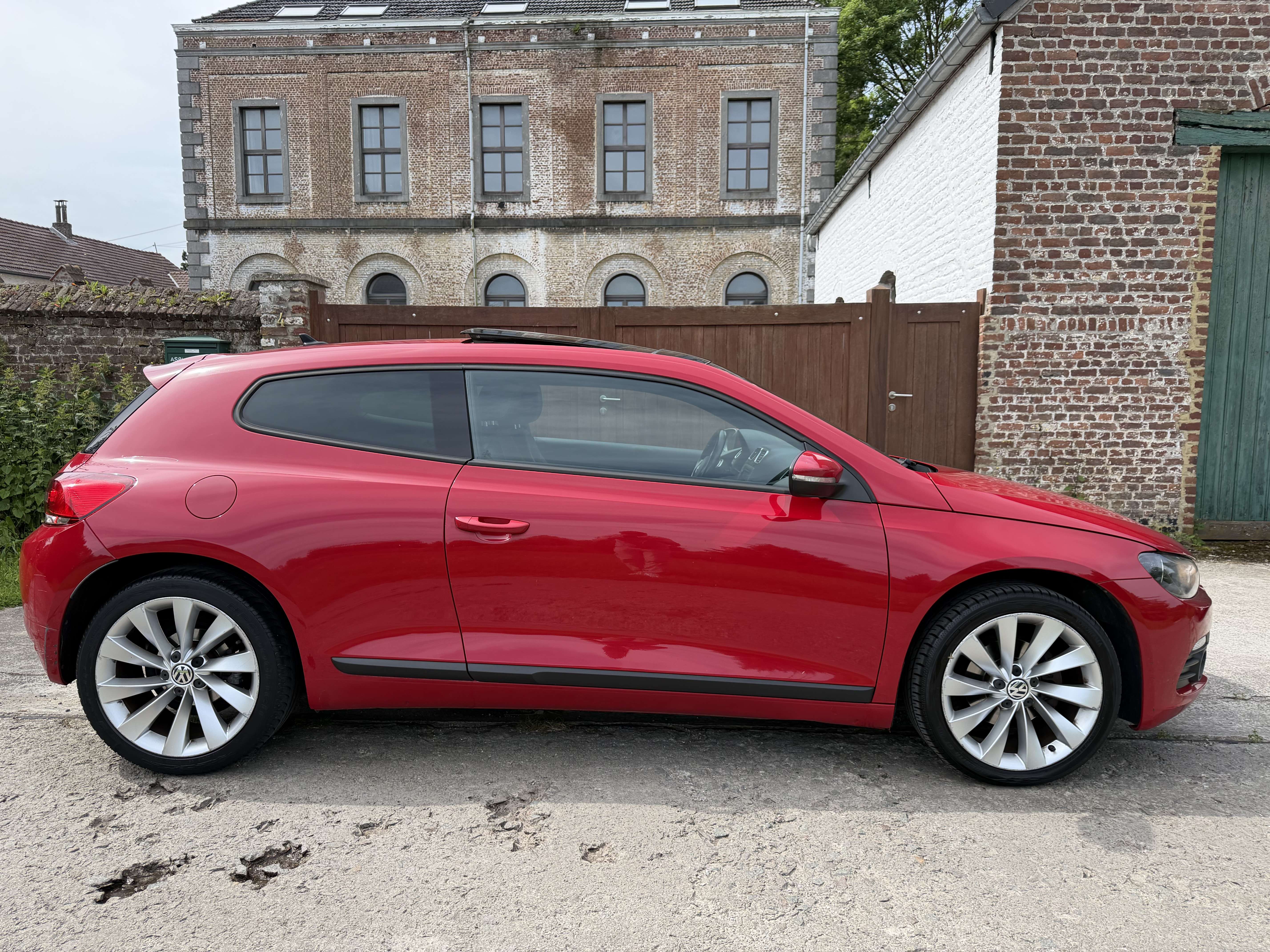 Volkswagen Scirocco 2.0 CR TDi DPF *PANO*CUIR*GPS*JANTES ALU*
