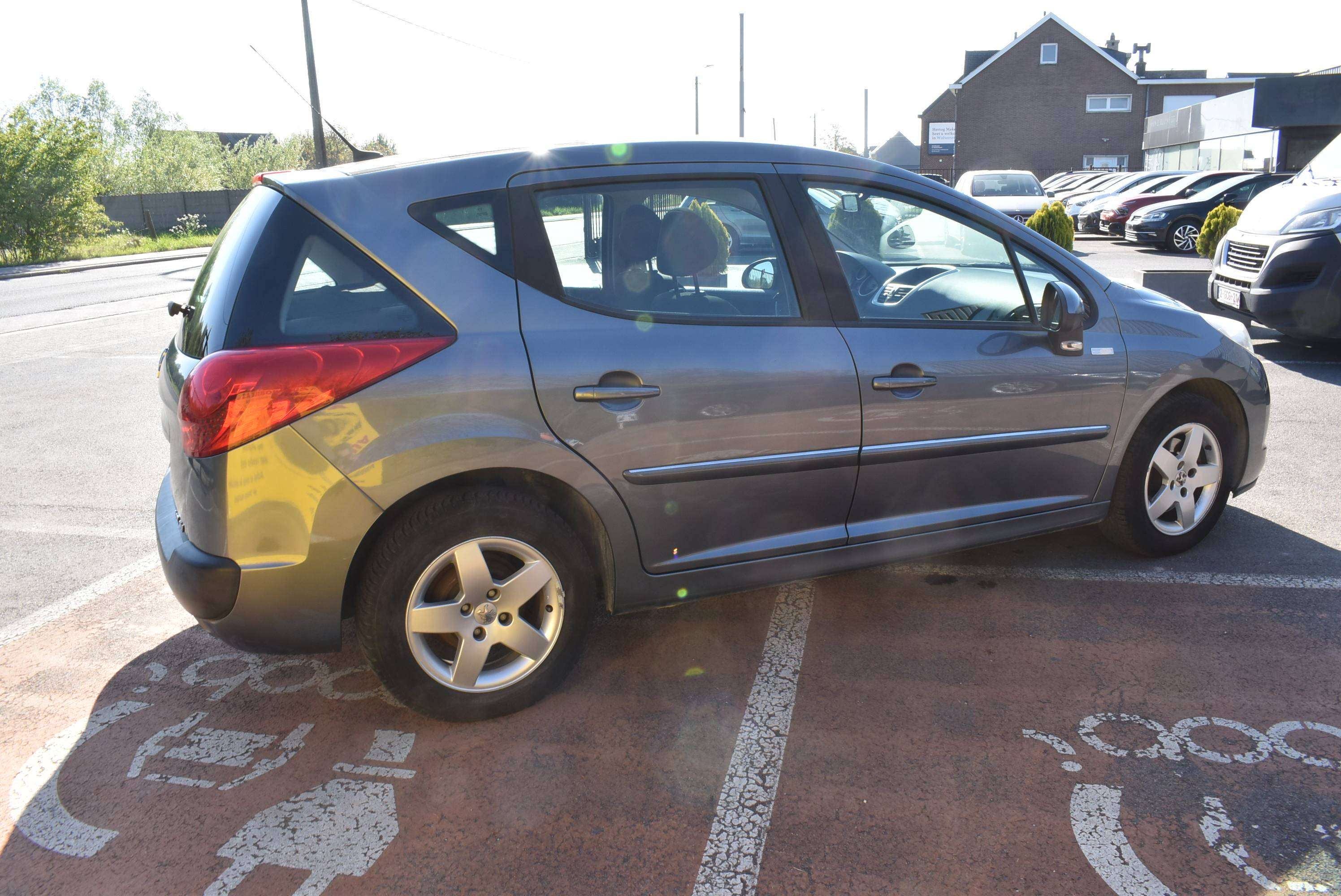 Peugeot 207 SW 1.4i Millesim 200 Airco/Pano ***12M GARANTIE***