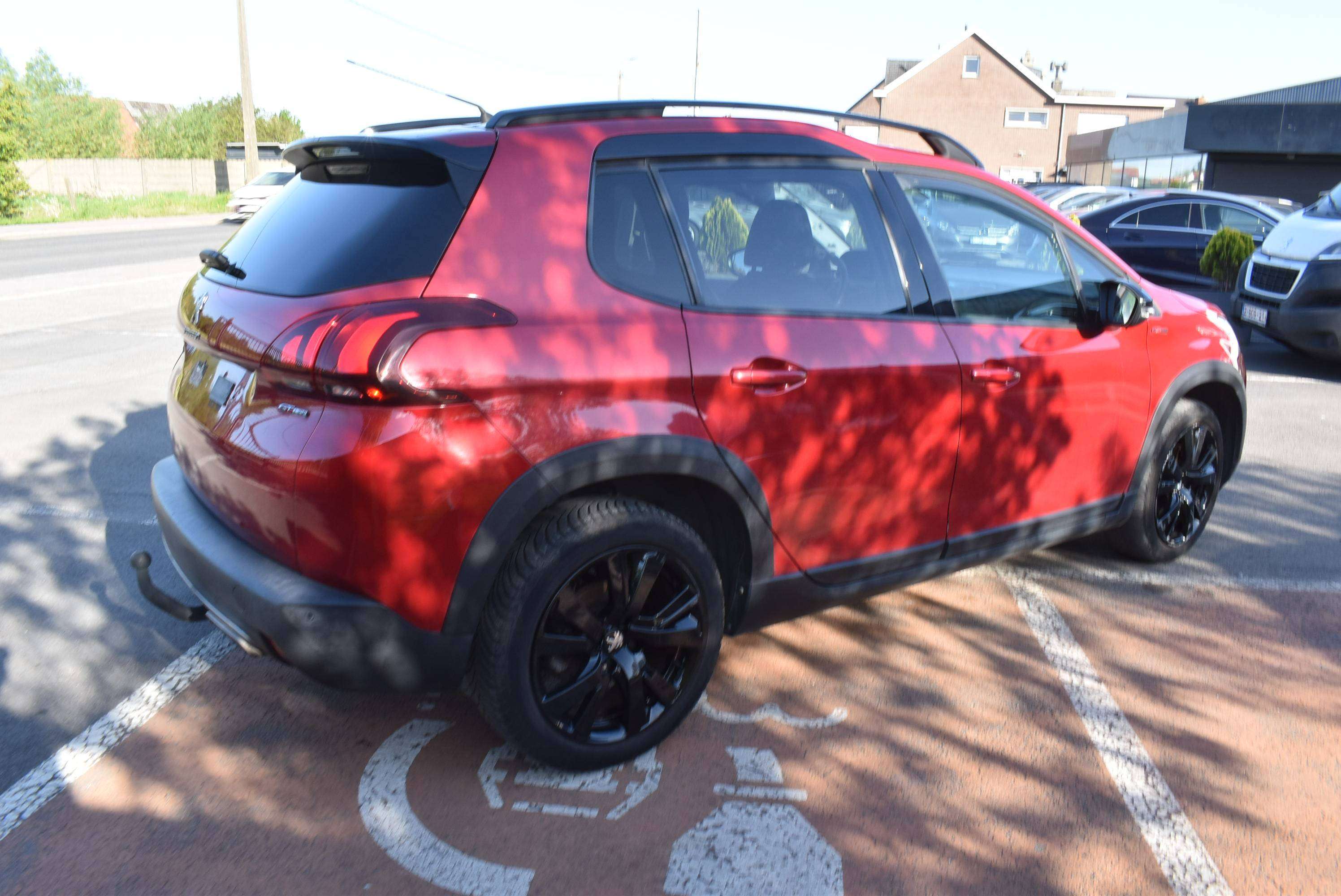 Peugeot 2008 1.2i GT Line GPS/CarPlay/Pano ***Problème Moteur/Motorprobleem***