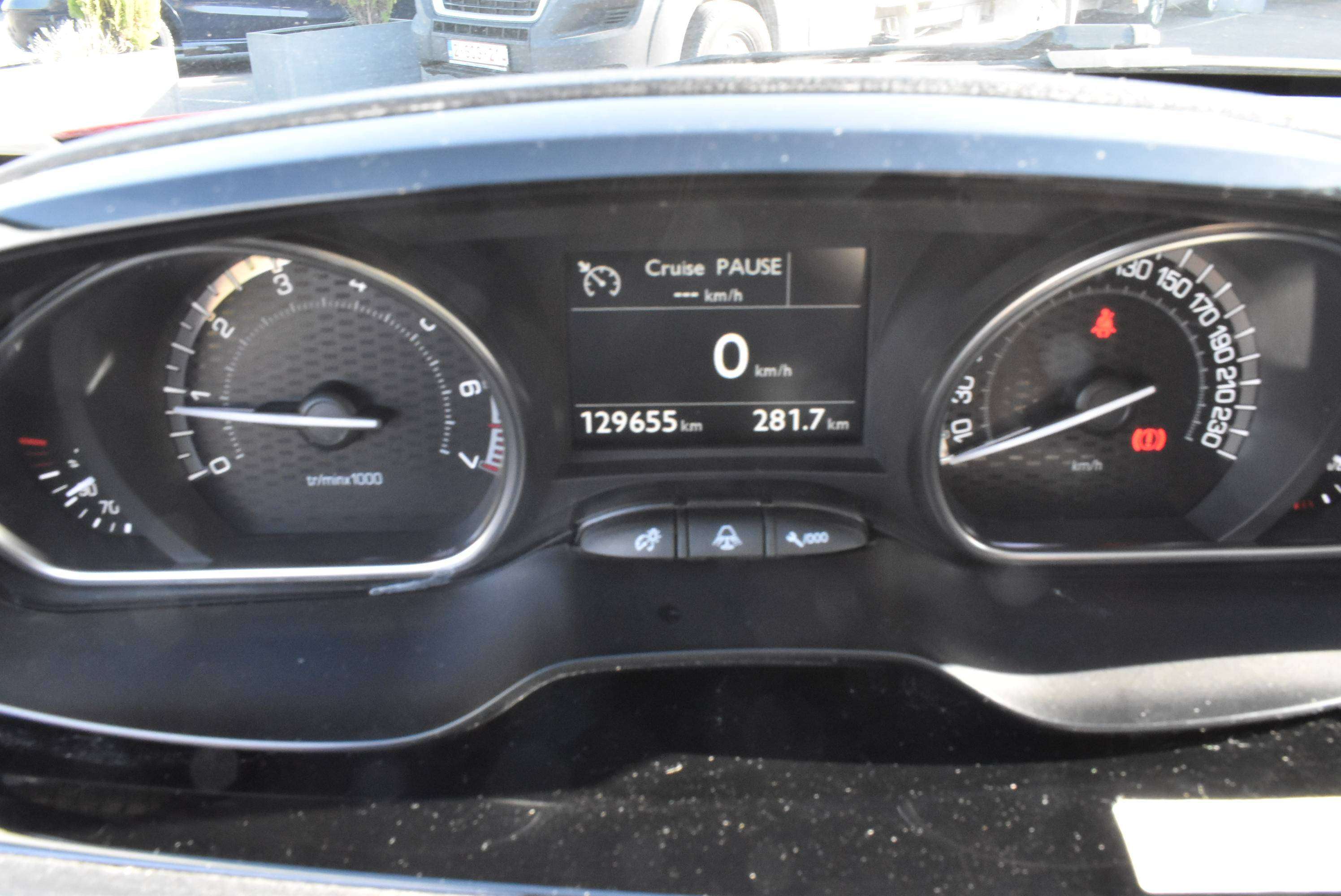 Peugeot 2008 1.2i GT Line GPS/CarPlay/Pano ***Problème Moteur/Motorprobleem***