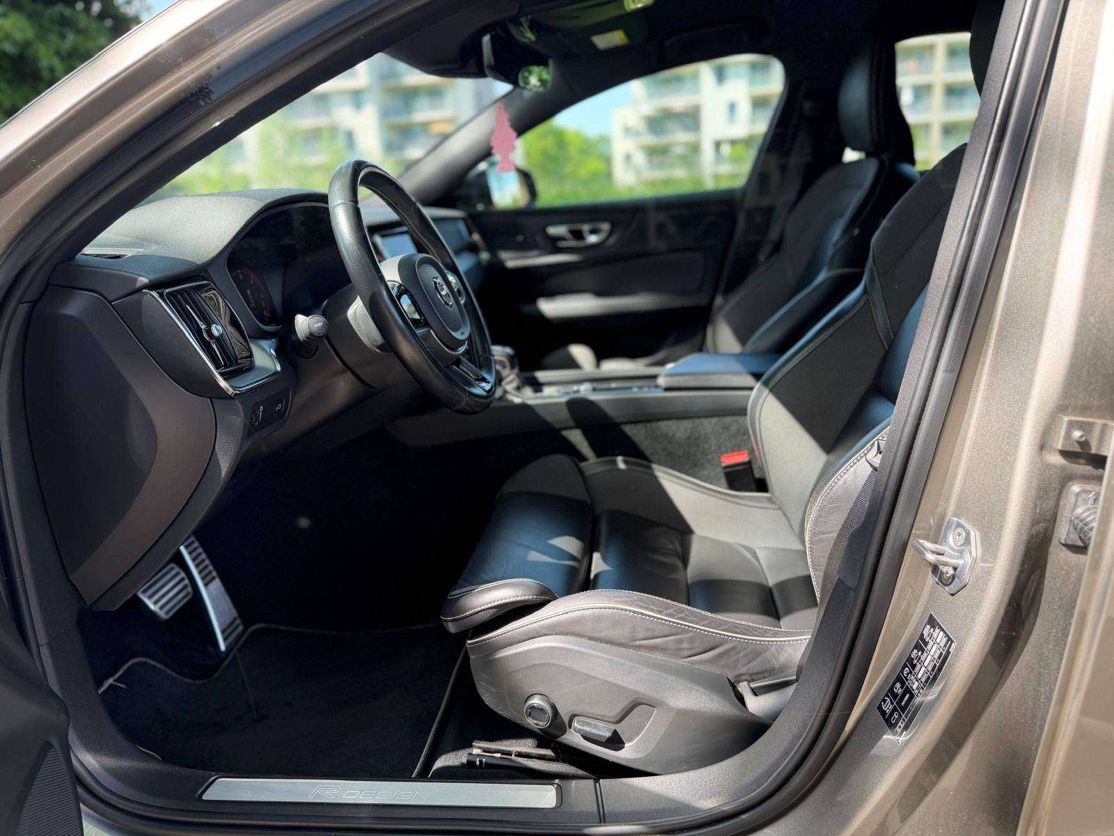 Volvo V60 2.0 D3 R-Design Geartronic