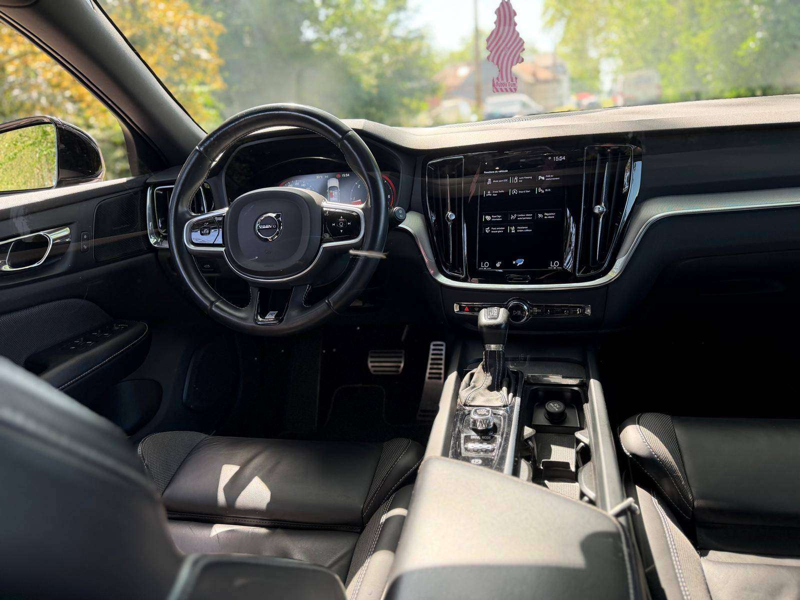 Volvo V60 2.0 D3 R-Design Geartronic