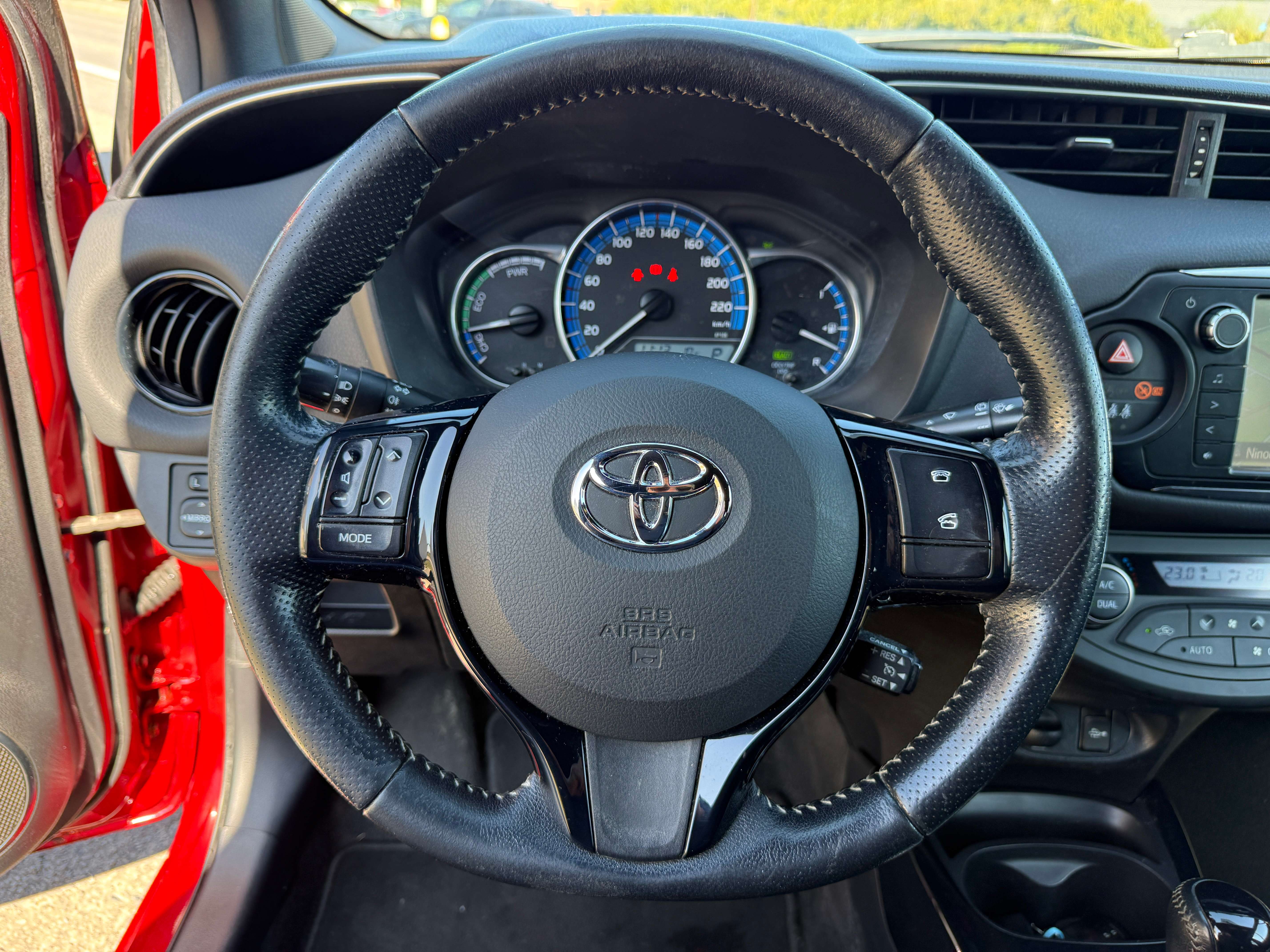 Toyota Yaris 1,5 HYBRIDE VVT-IE LOUNGE