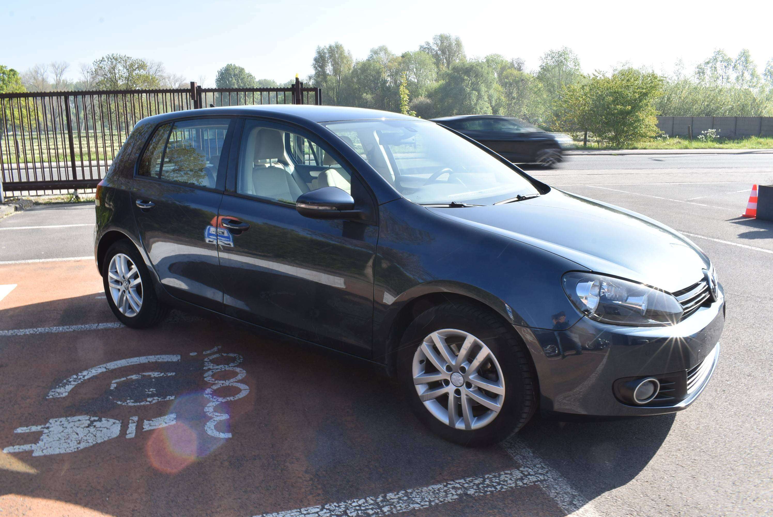 Volkswagen Golf 1.6 TDi Highline GPS ***12M GARANTIE*** 93.000KM!