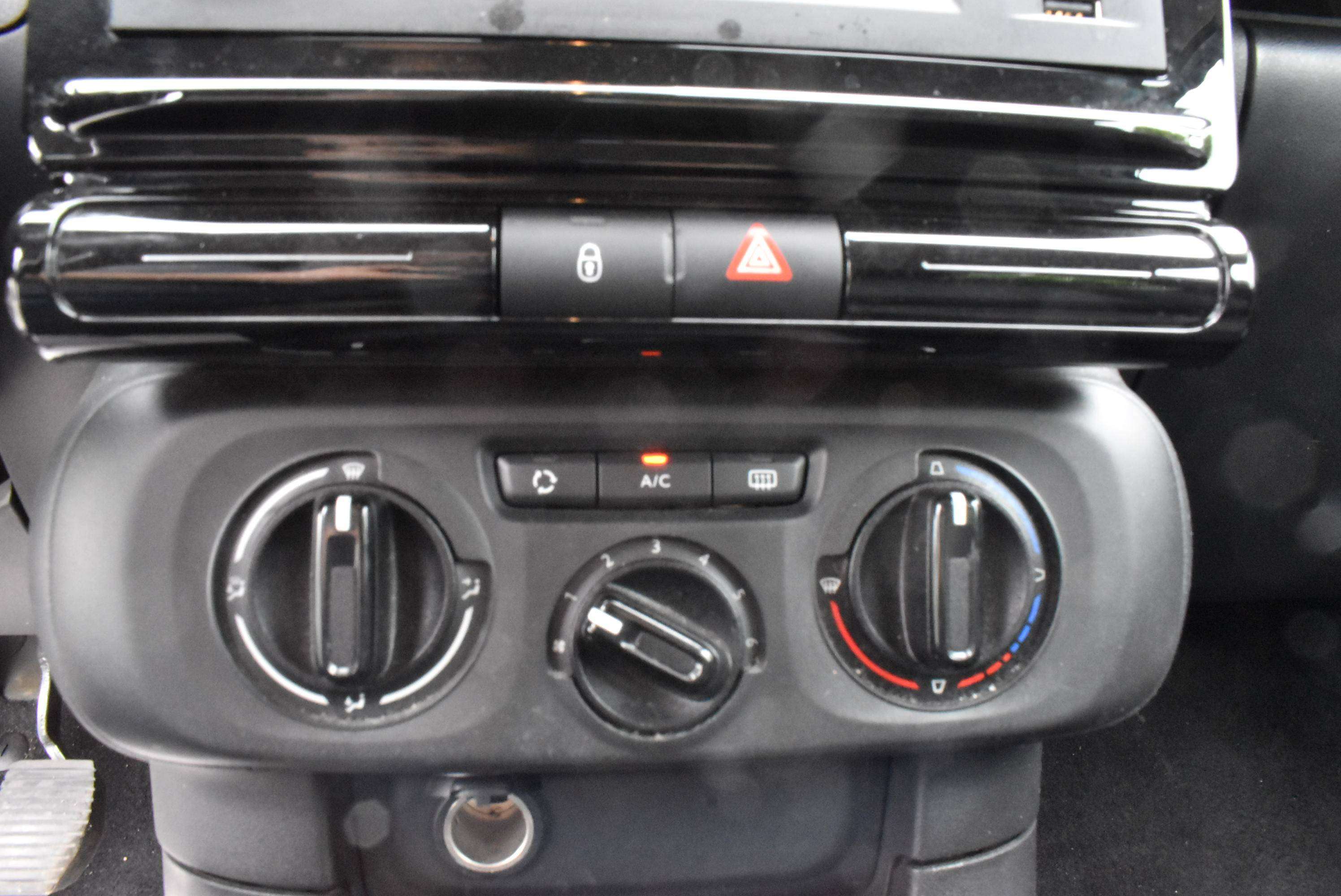 Citroen C3 1.2i Live Airco ***12M GARANTIE***57.000KM!!!