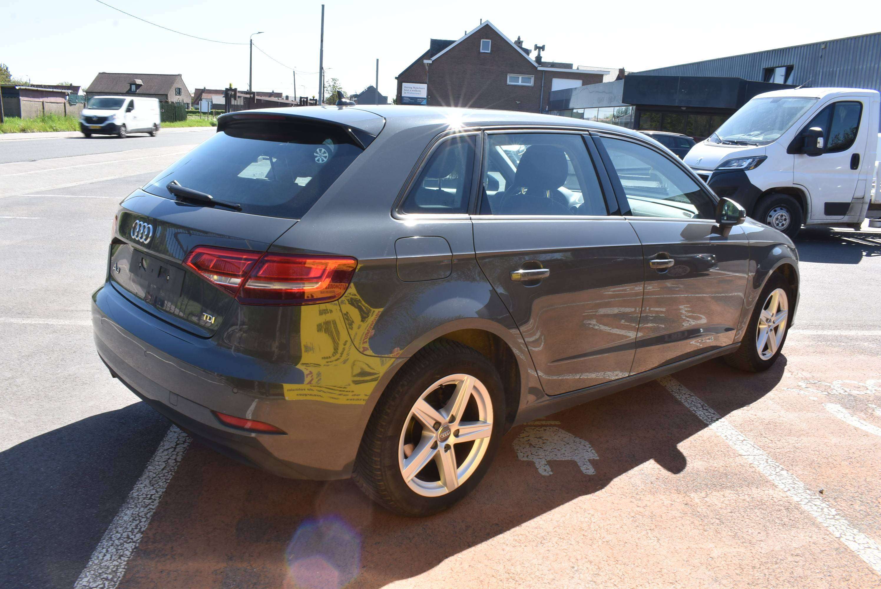 Audi A3 Sportback 1.6 TDi Design Airco/GPS/Xenon