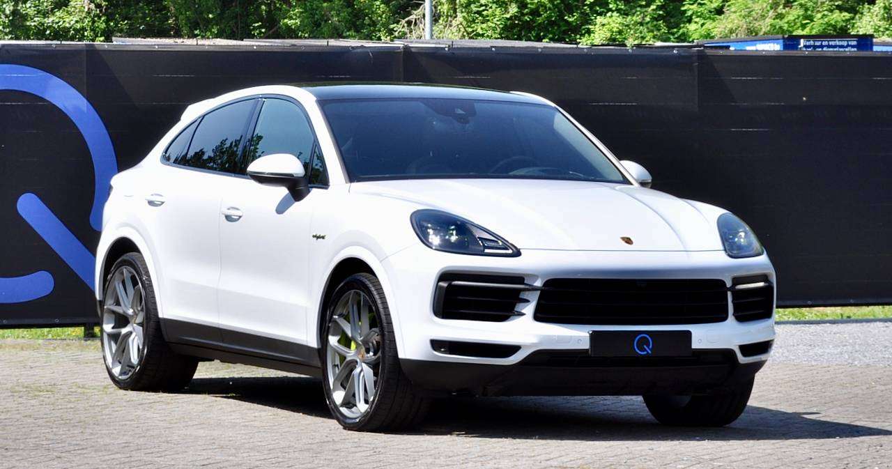 Porsche Cayenne COUPE V6 PHEV PANORAMA BOSE CHRONO KEYLESS MEMORY