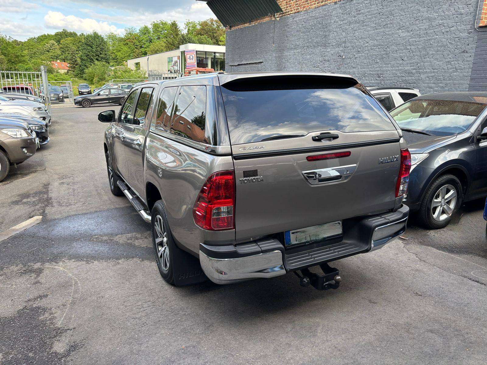 Toyota Hilux 2.4/4WD/New condition/Lounge/33.500 Netto/1.Owner/Belgium Car