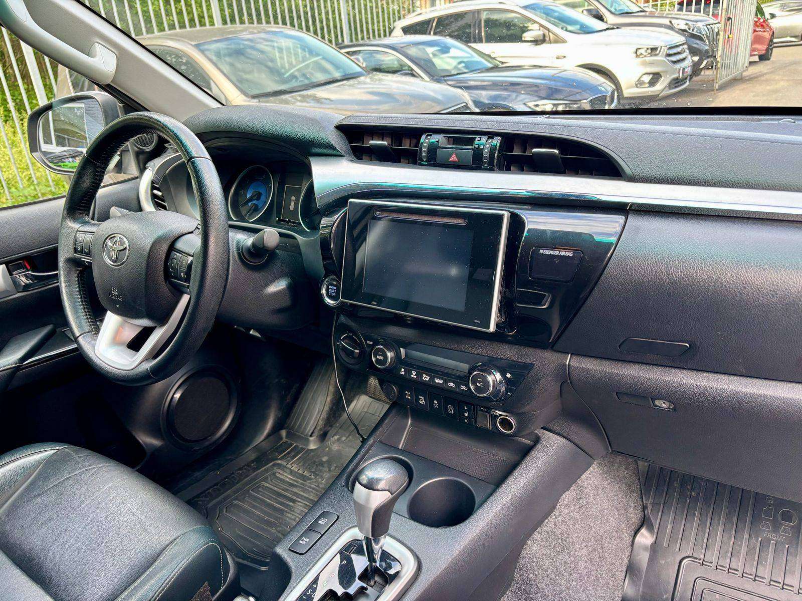 Toyota Hilux 2.4/4WD/New condition/Lounge/33.500 Netto/1.Owner/Belgium Car