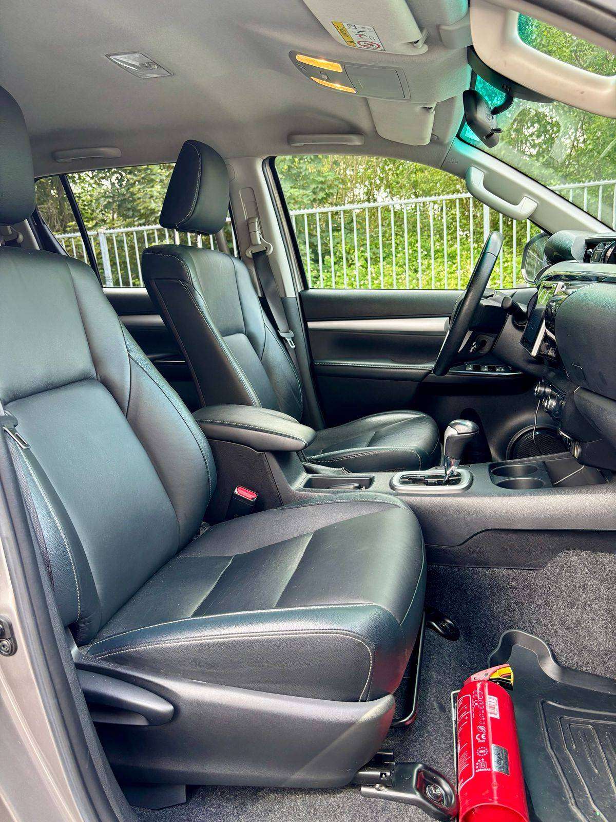 Toyota Hilux 2.4/4WD/New condition/Lounge/33.500 Netto/1.Owner/Belgium Car
