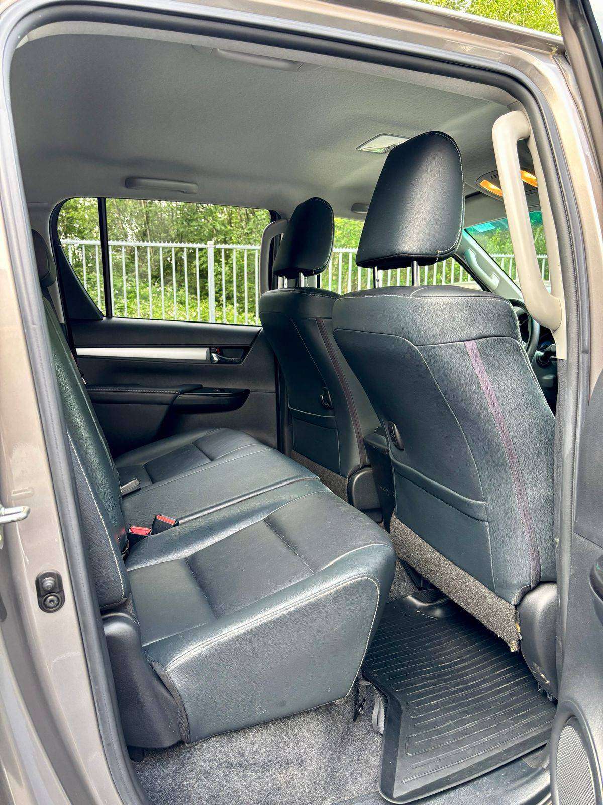 Toyota Hilux 2.4/4WD/New condition/Lounge/33.500 Netto/1.Owner/Belgium Car